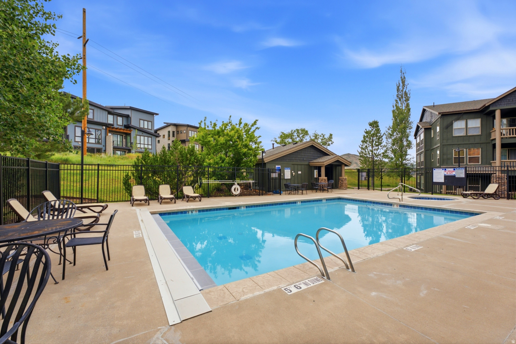 FOX BAY CONDOMINIUMS - Residential