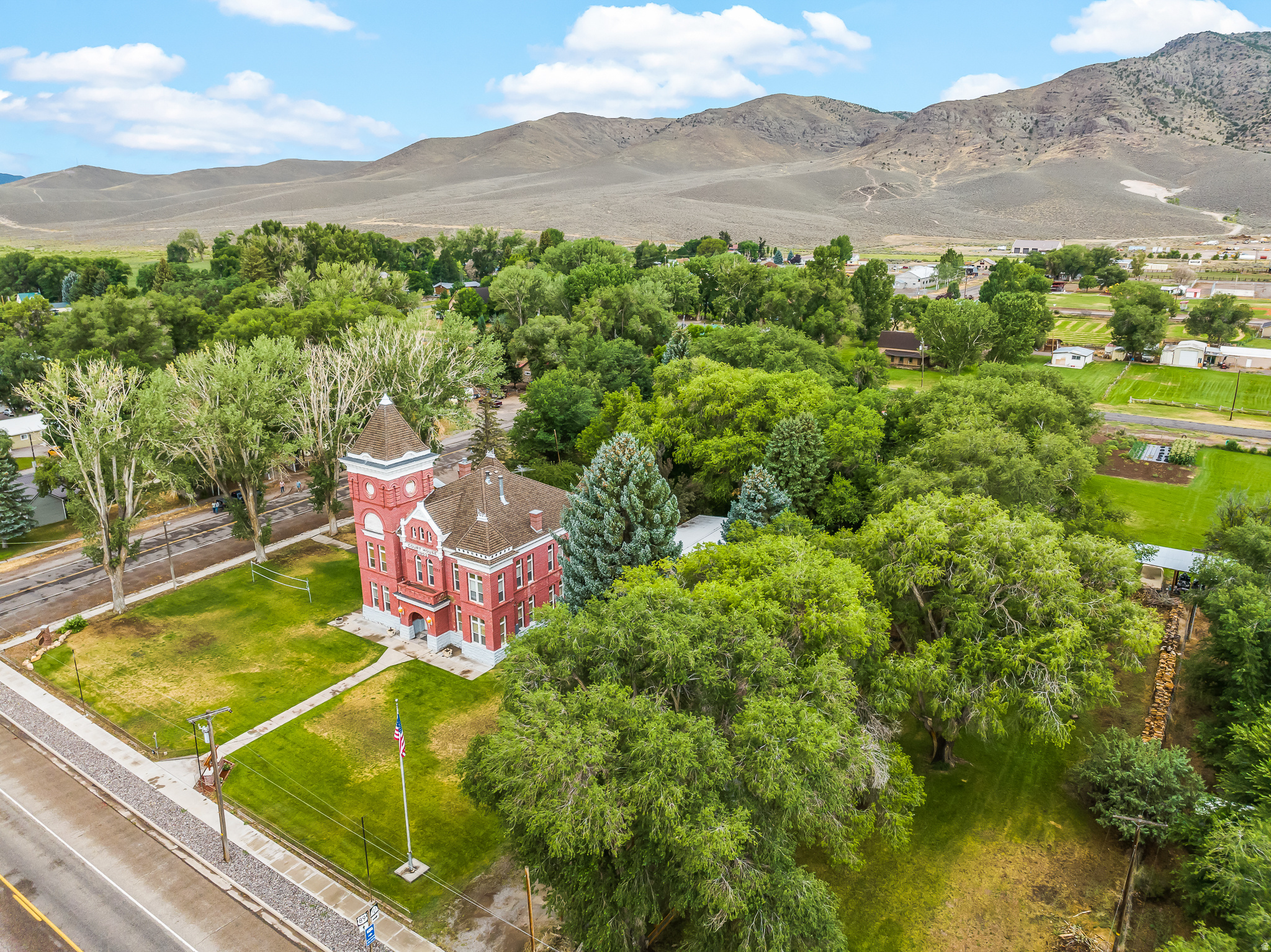 JUNCTION UTAH - Commercial Sale