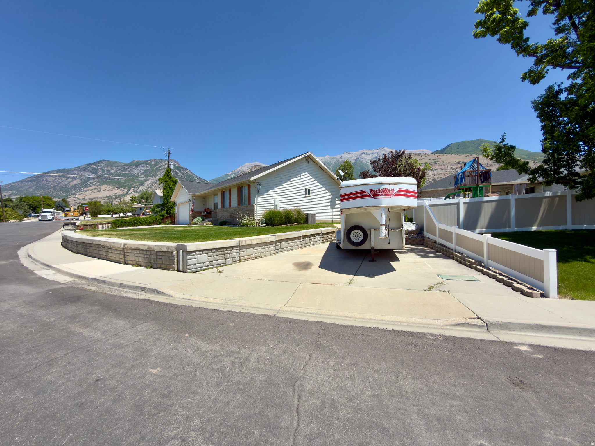 AMBERWOOD ESTATES - Residential