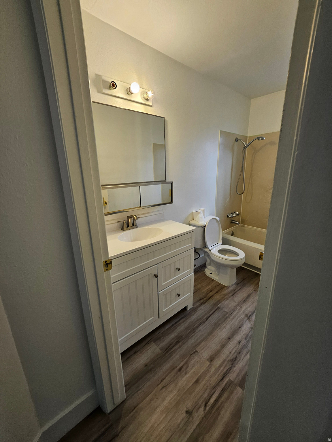 AMIRON CONDO - Residential