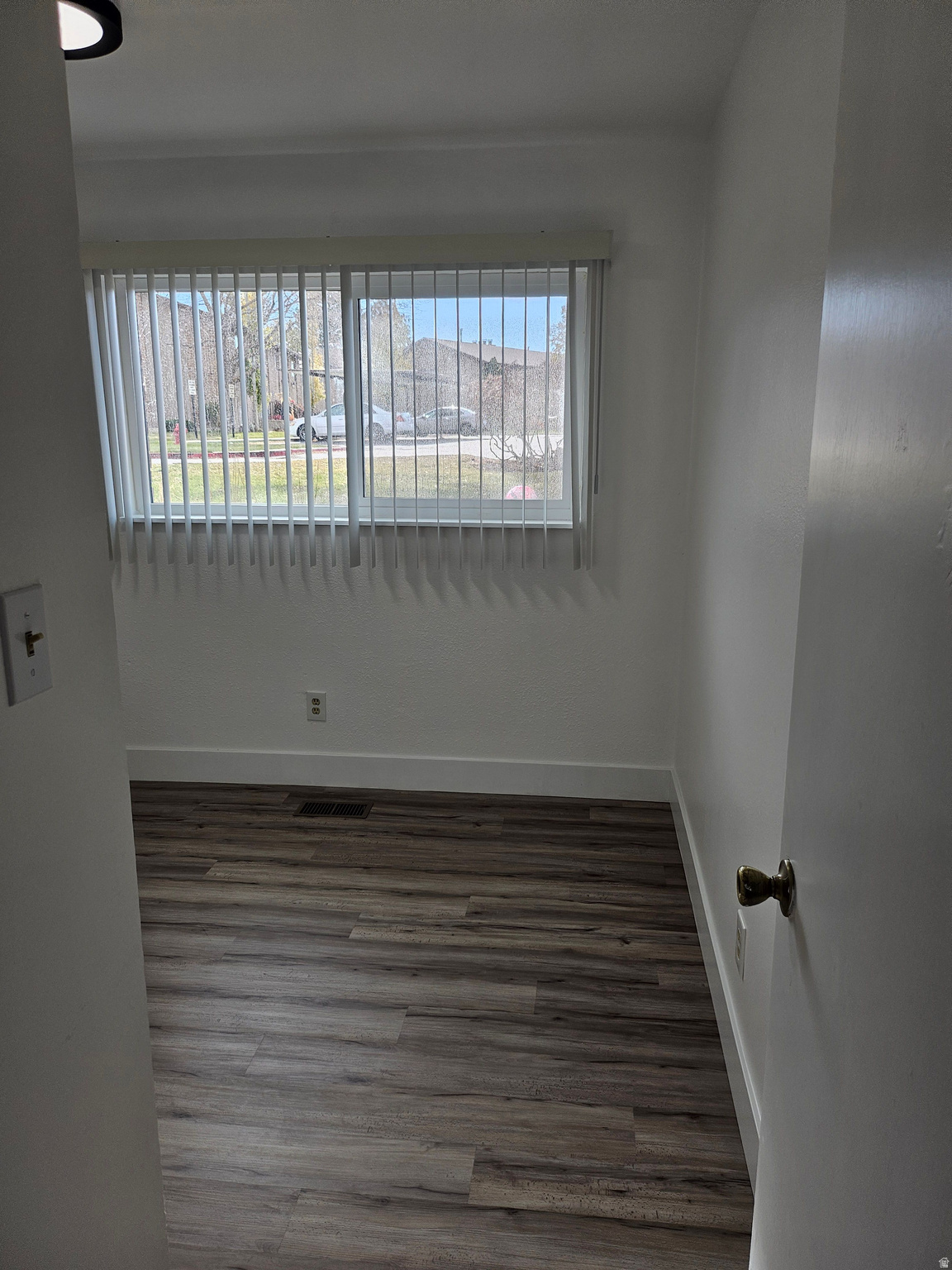AMIRON CONDO - Residential