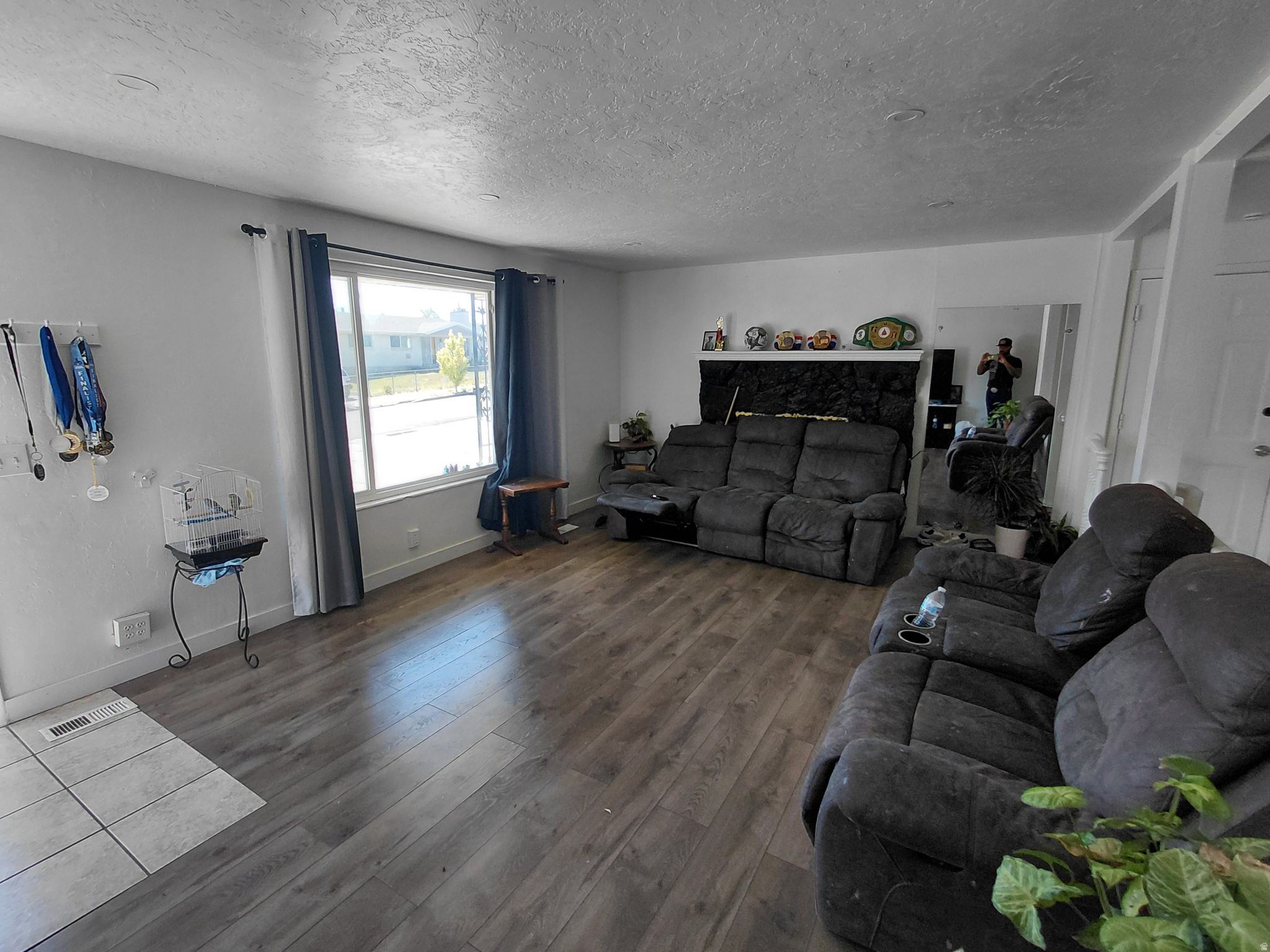 COLONY WEST #9 - Residential