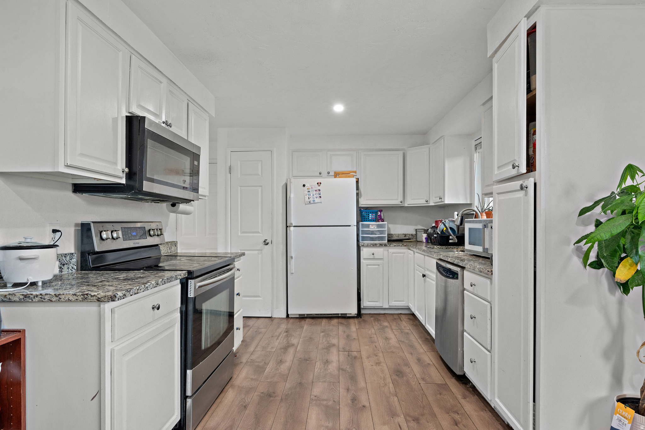 COLONY WEST #9 - Residential