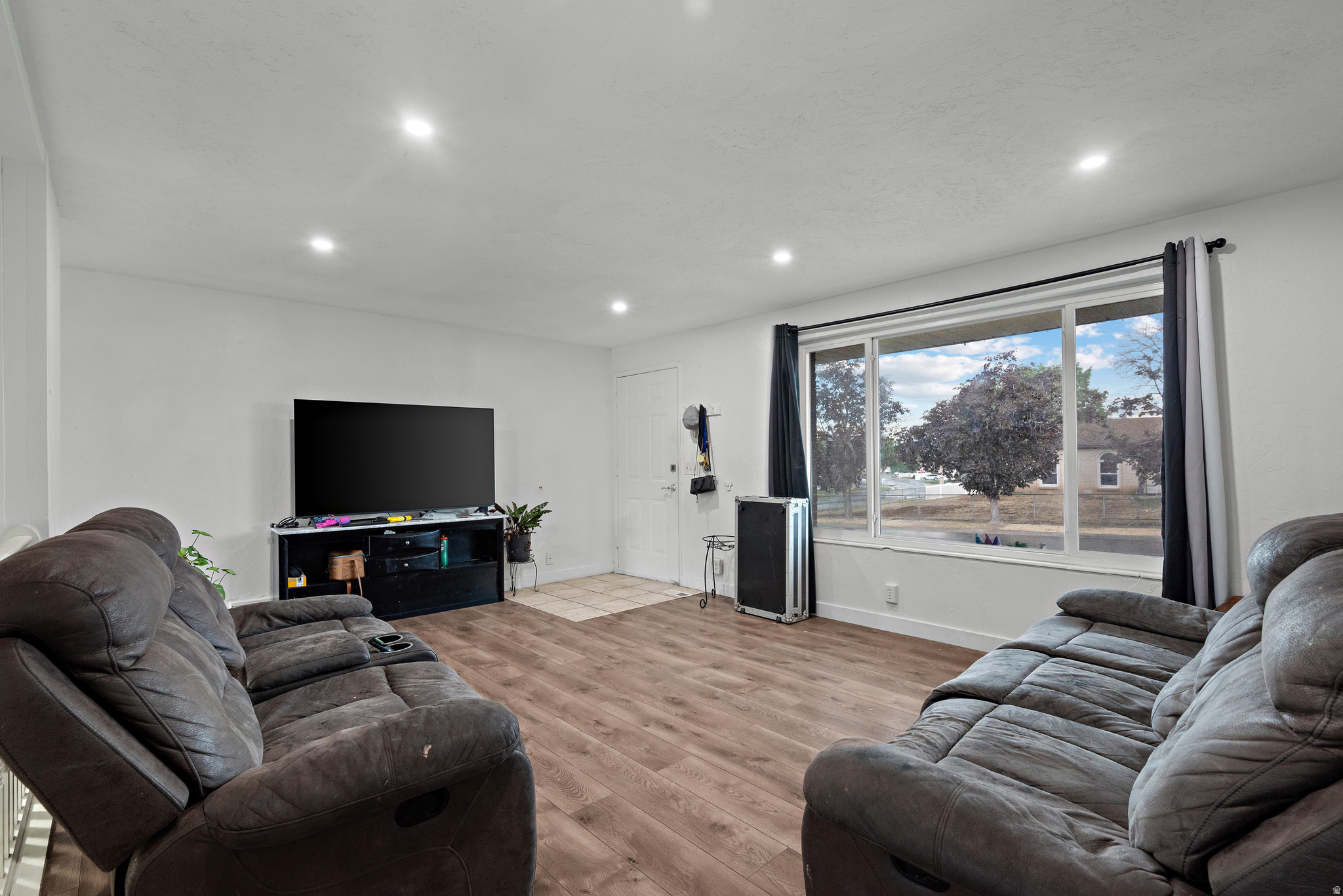 COLONY WEST #9 - Residential