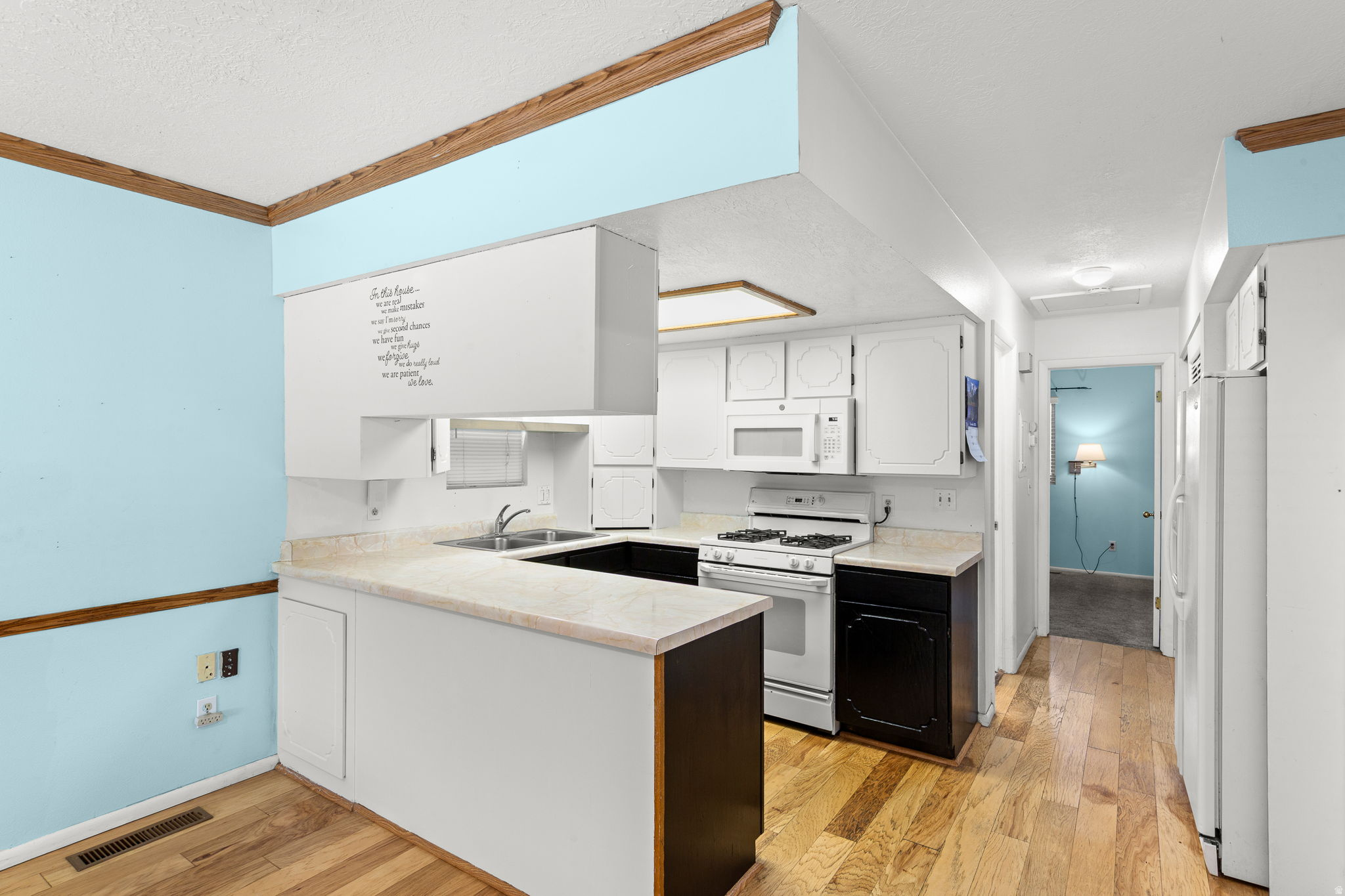 KINGS ROW EST - Residential