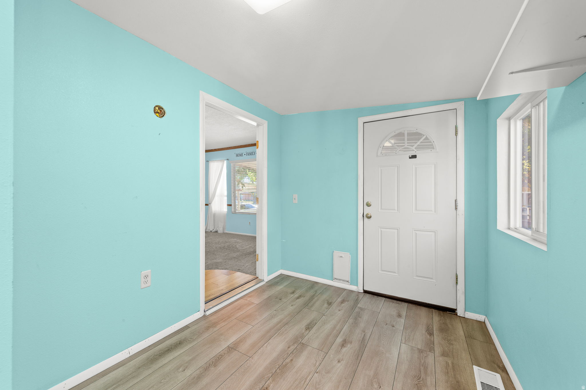 KINGS ROW EST - Residential
