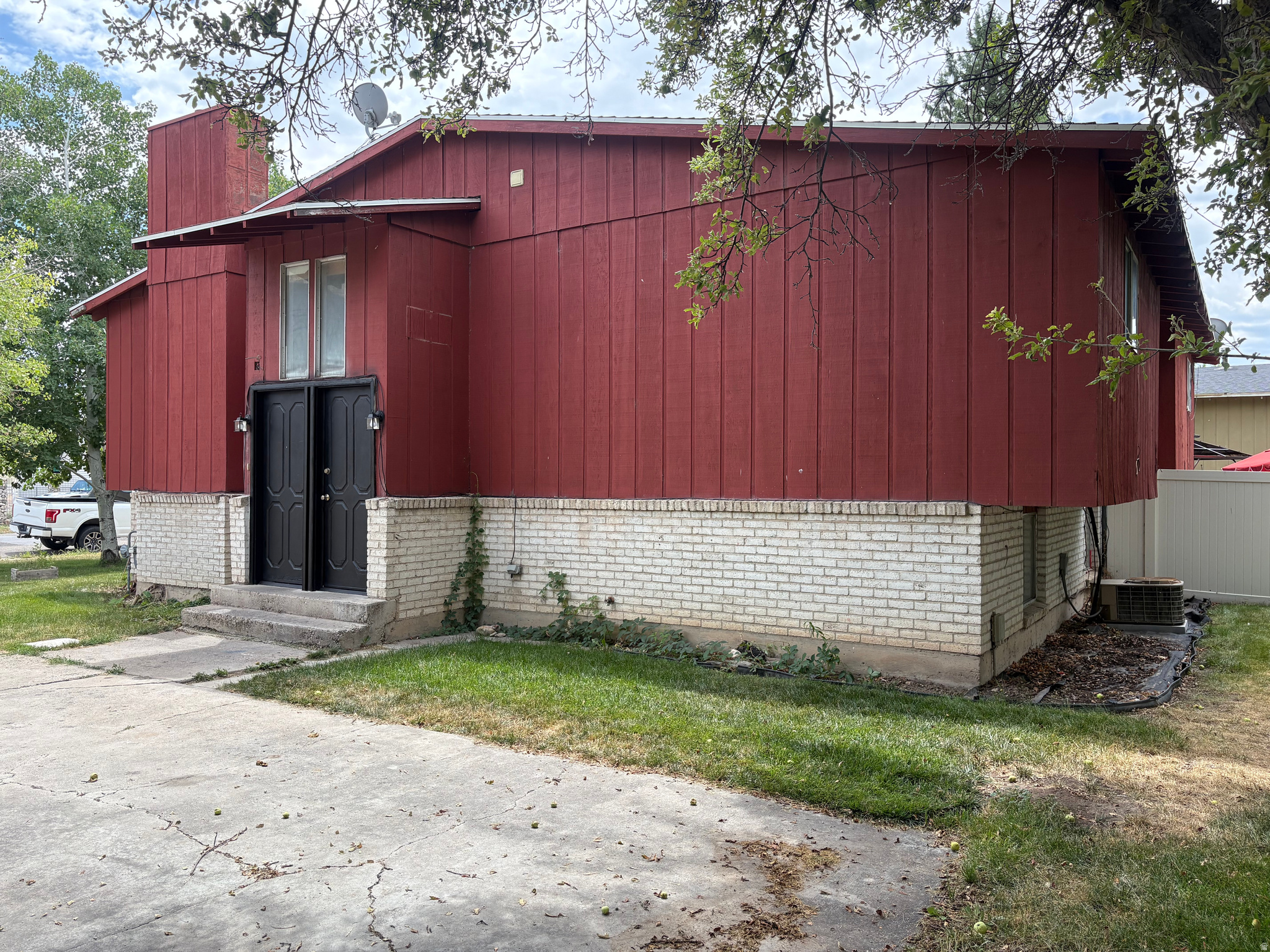 VIVA VILLAGE - Residential
