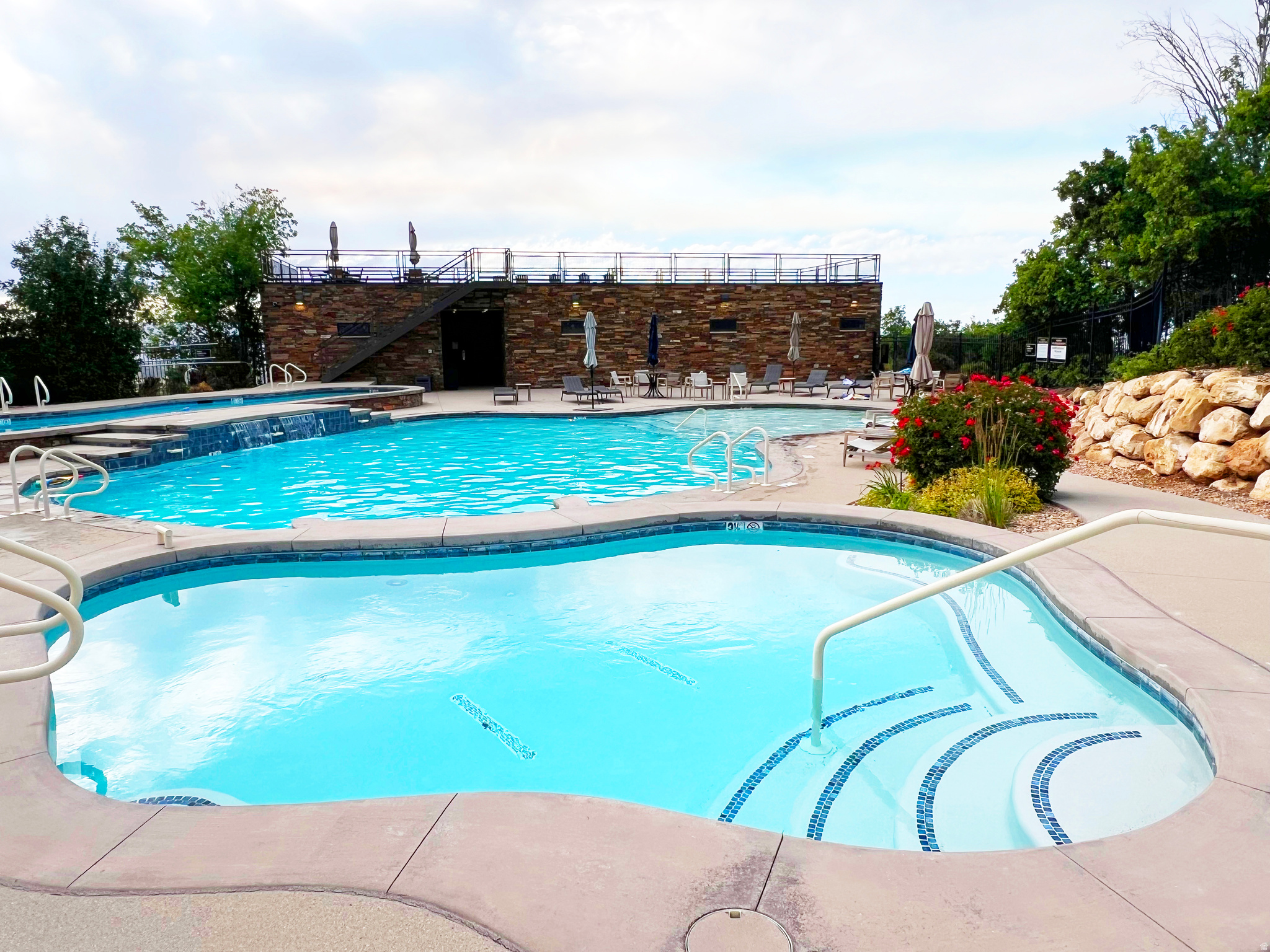 SUMMIT CREEK - Residential