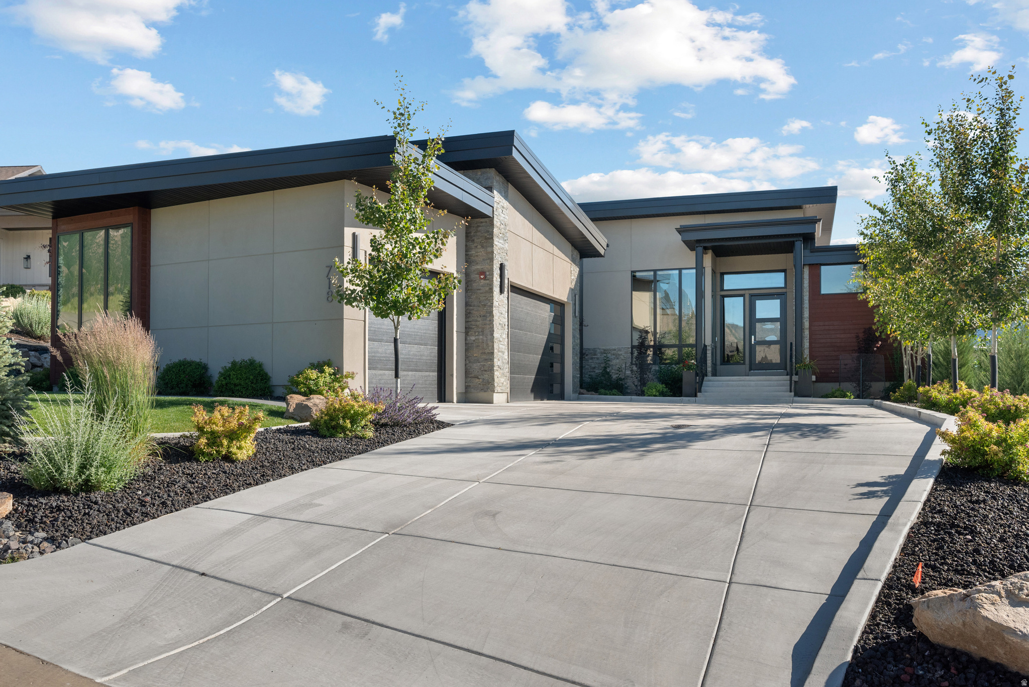SUMMIT CREEK - Residential
