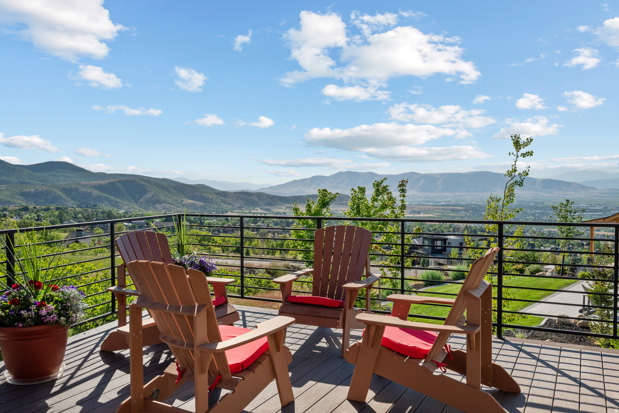 SUMMIT CREEK - Residential