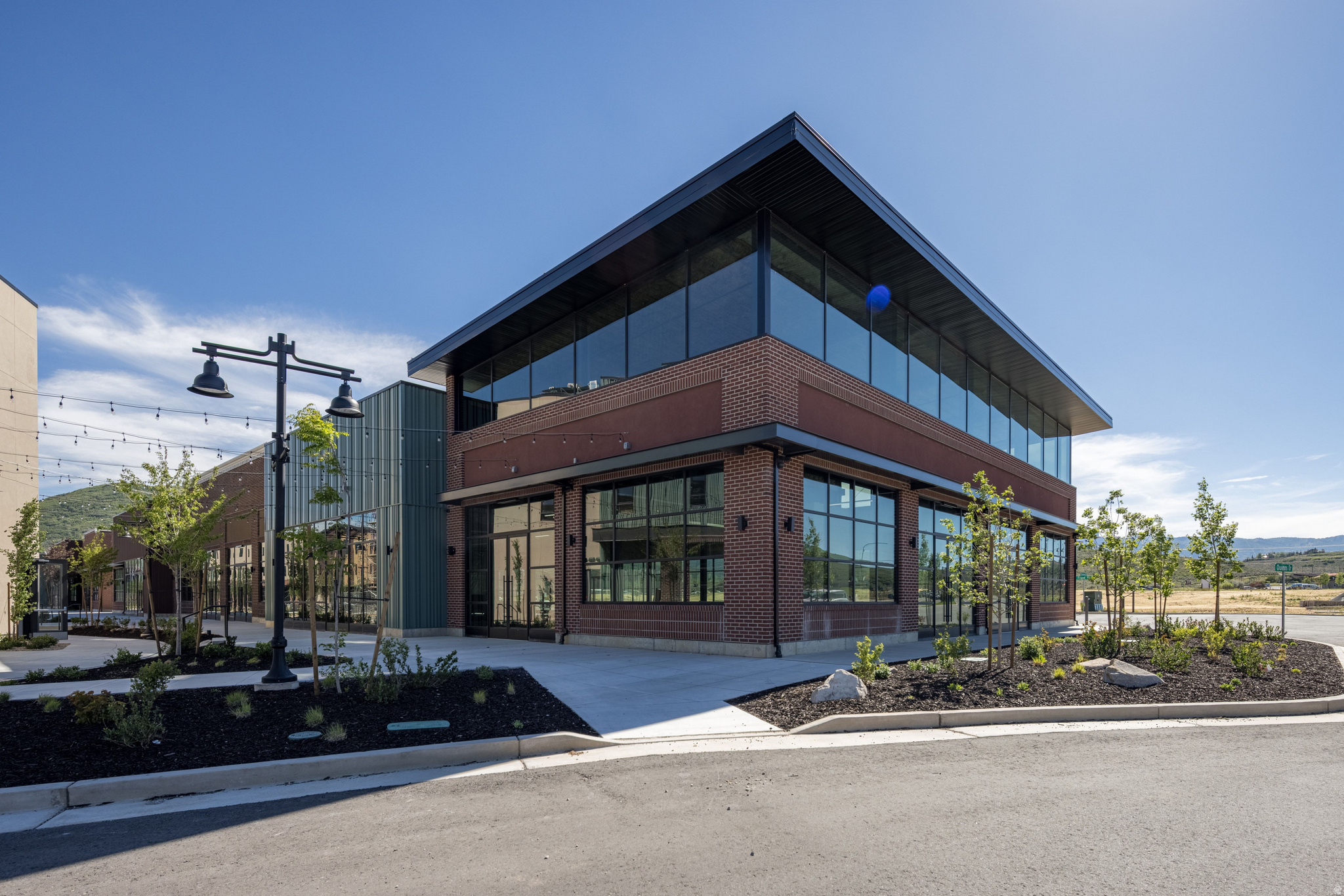 STUDIO CROSSING TOWNHOMES - Residential