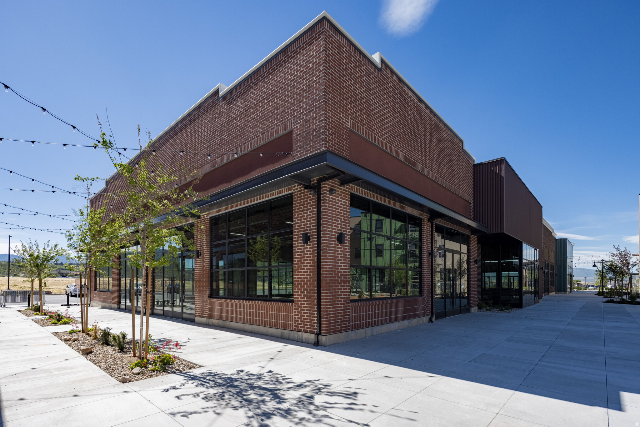 STUDIO CROSSING TOWNHOMES - Residential