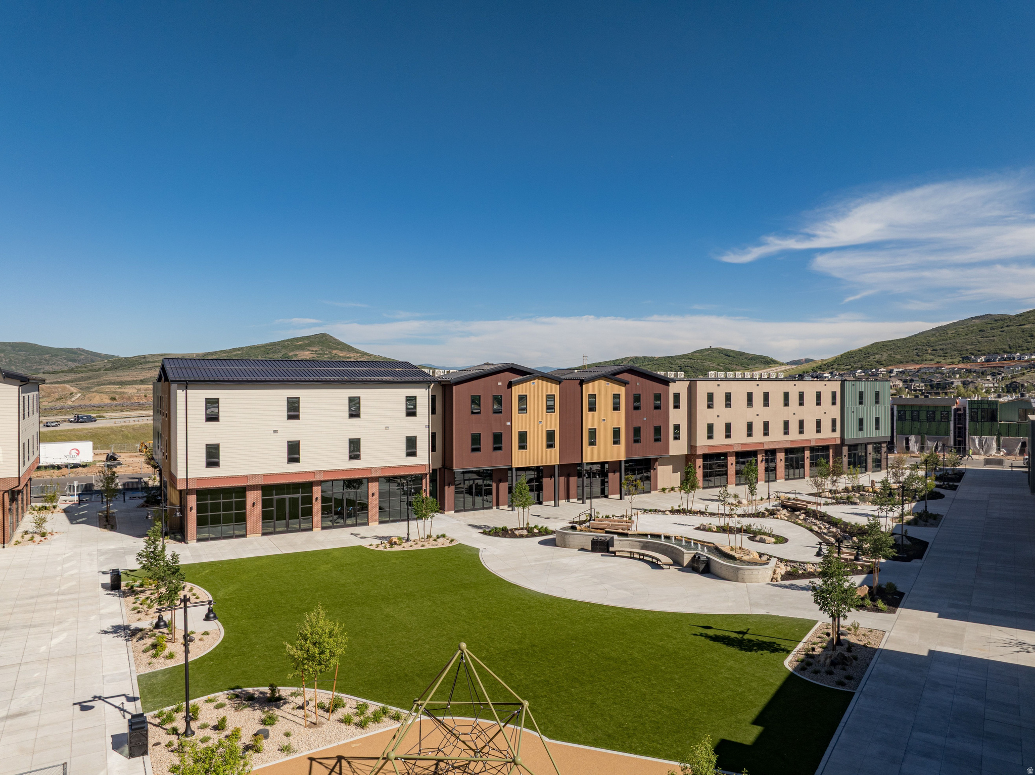 STUDIO CROSSING TOWNHOMES - Residential