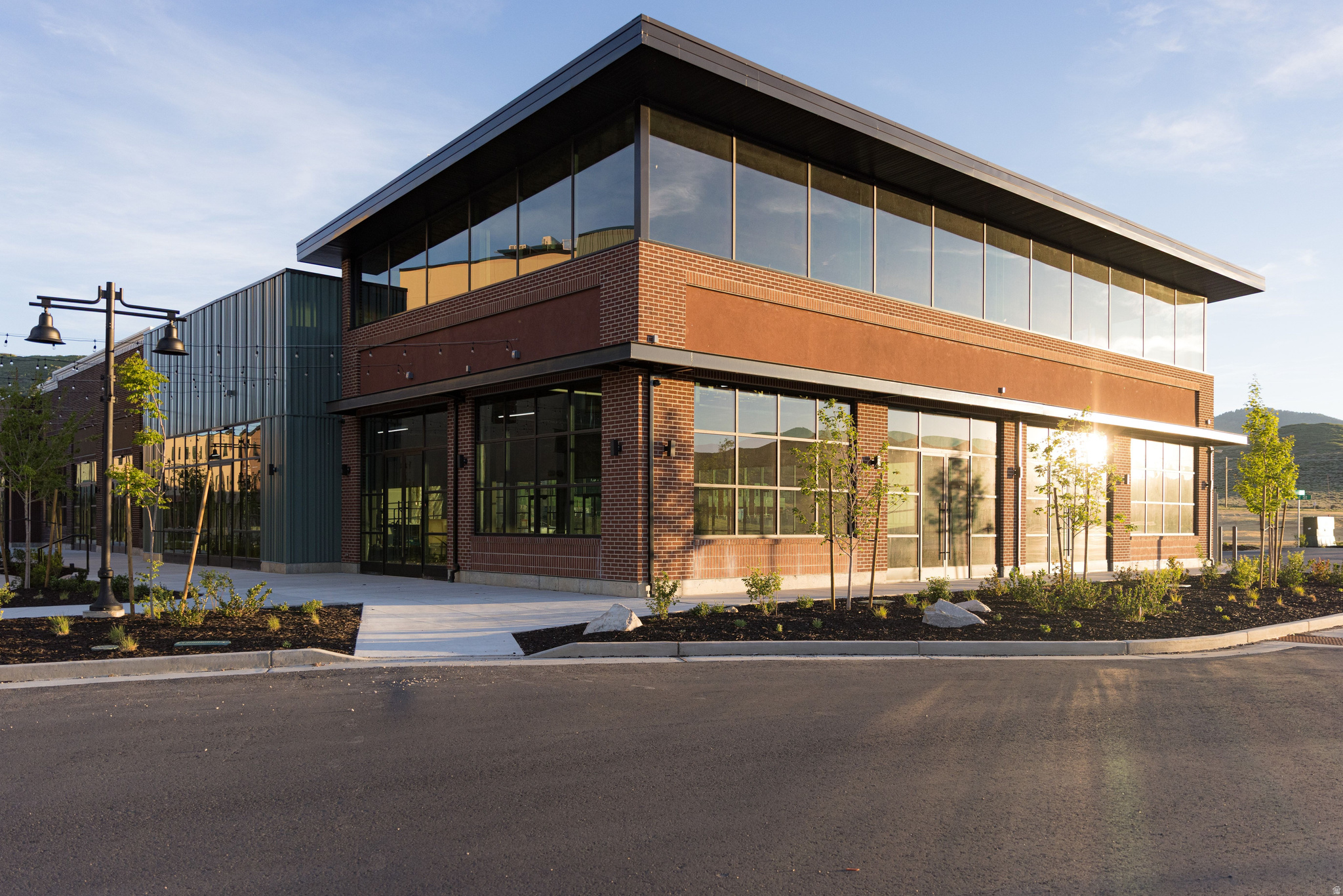 STUDIO CROSSING TOWNHOMES - Residential