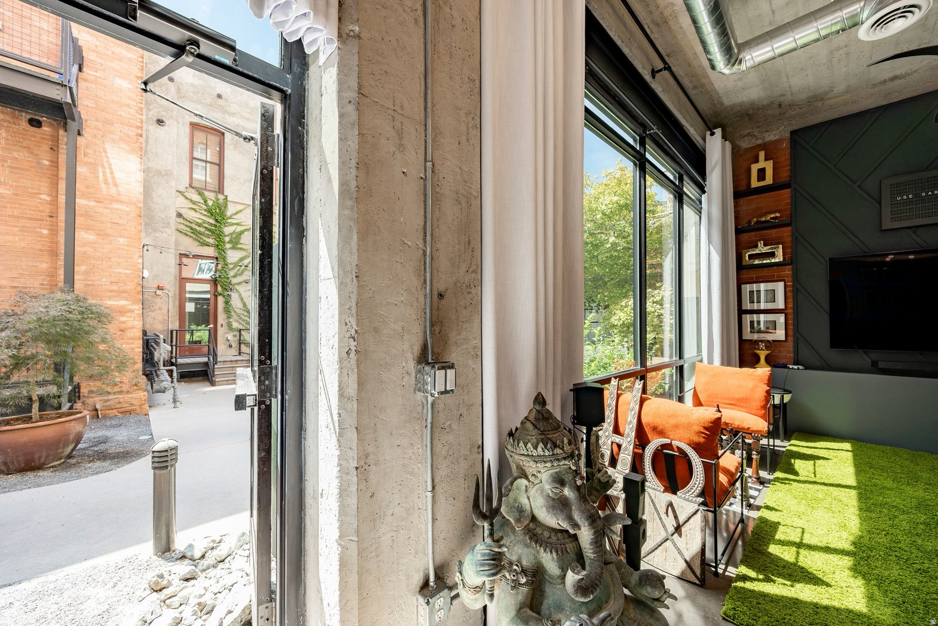WESTGATE LOFTS - Residential