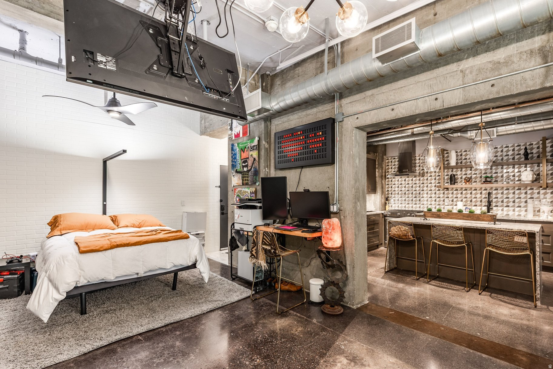 WESTGATE LOFTS - Residential