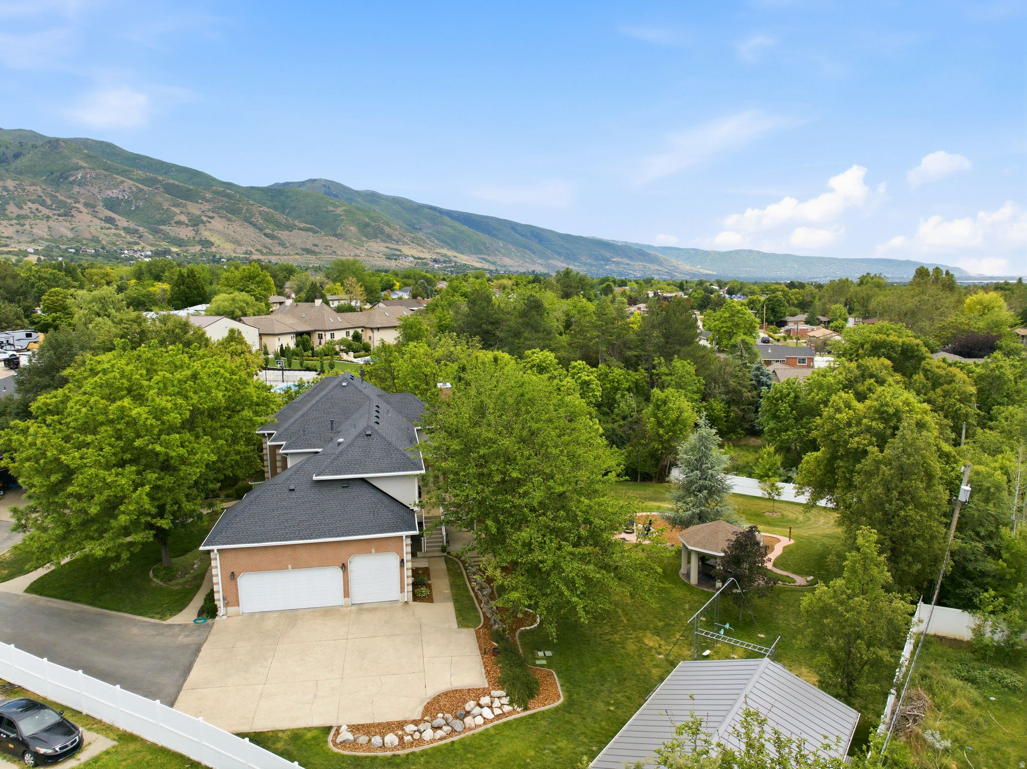 CALS COUNTRY MEADOW ESTATES - Residential