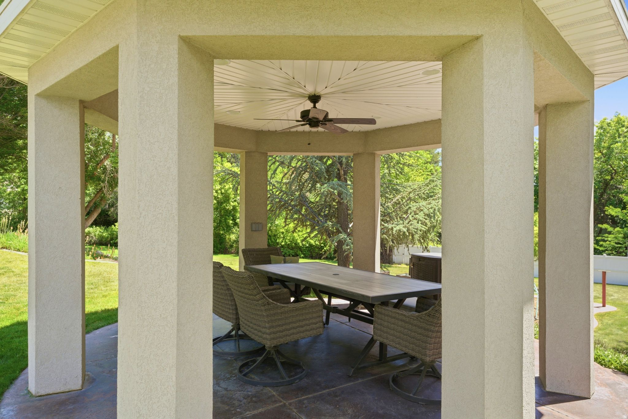 CALS COUNTRY MEADOW ESTATES - Residential