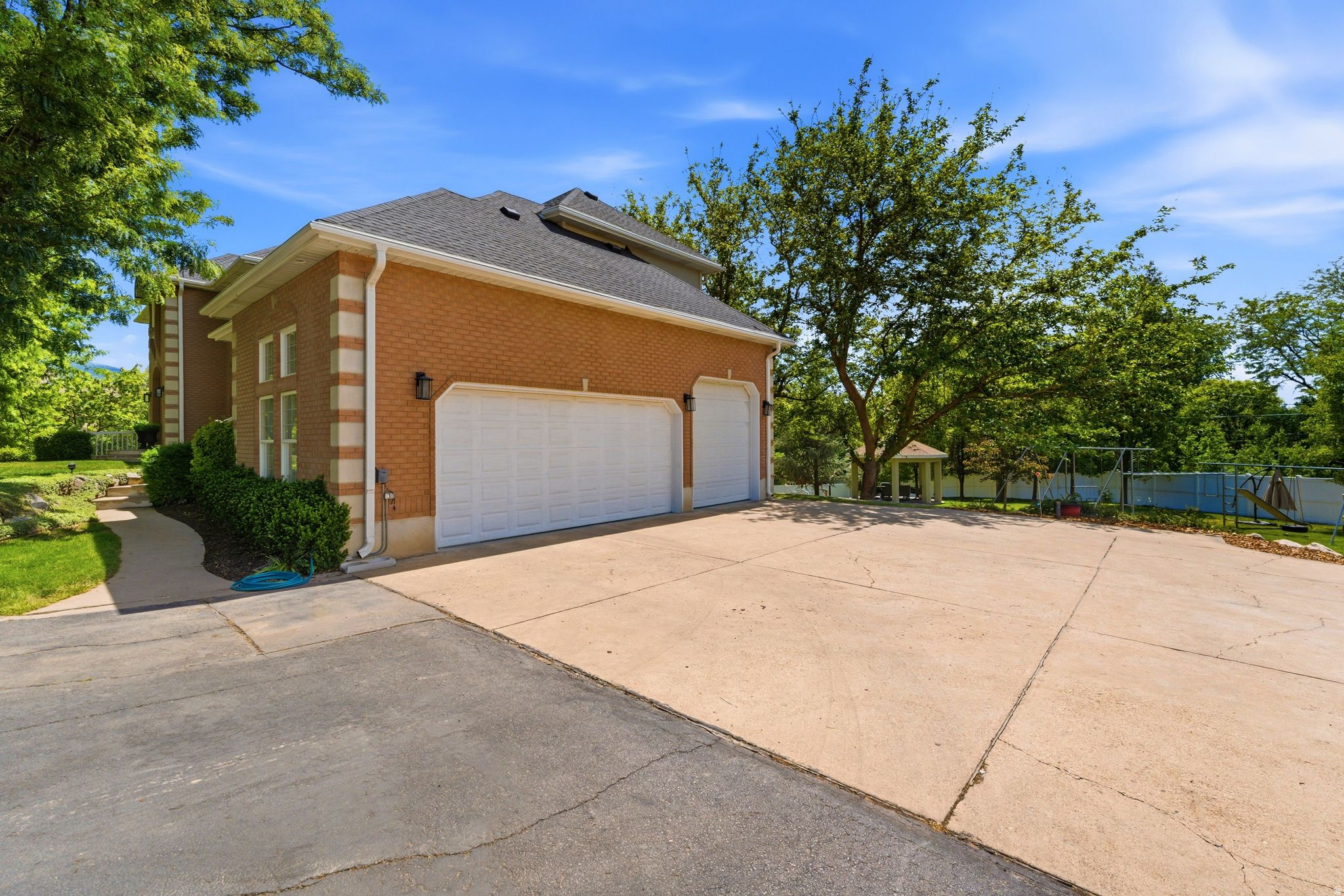 CALS COUNTRY MEADOW ESTATES - Residential