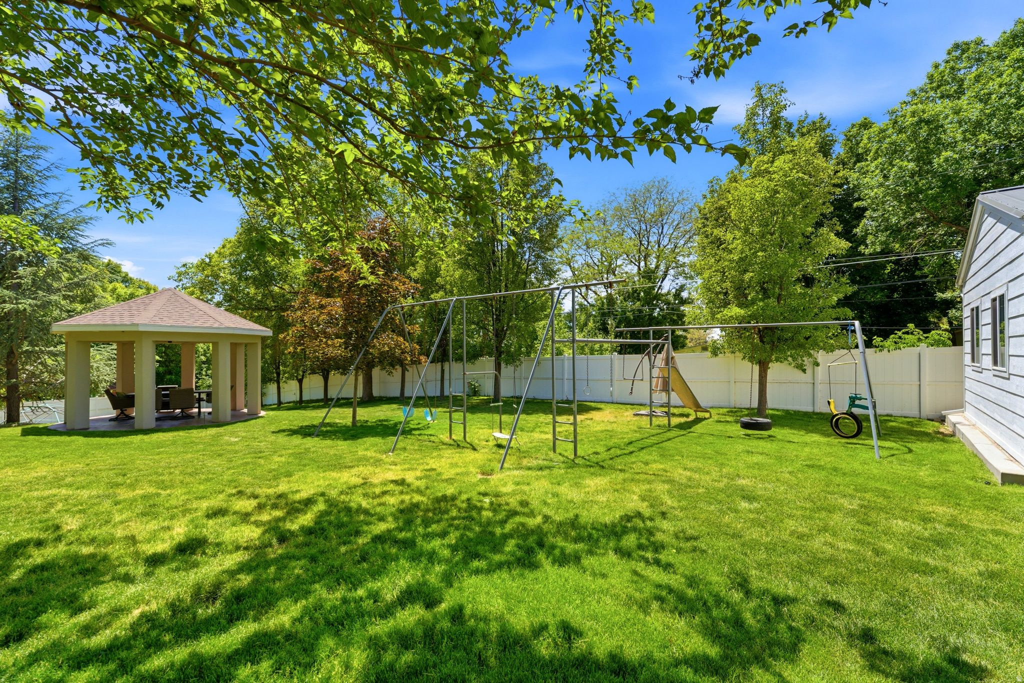 CALS COUNTRY MEADOW ESTATES - Residential