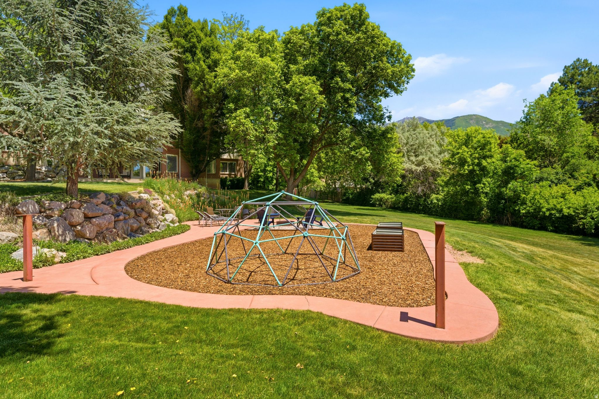 CALS COUNTRY MEADOW ESTATES - Residential