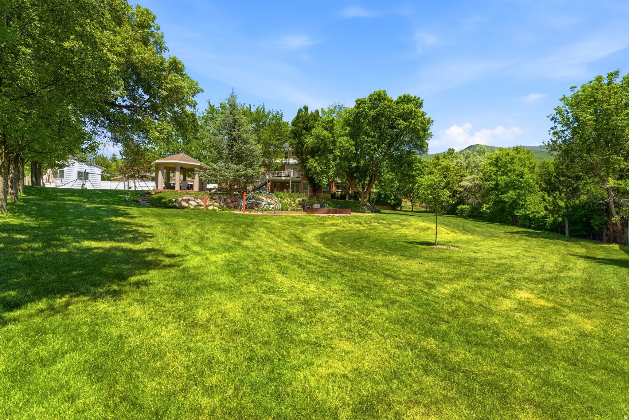 CALS COUNTRY MEADOW ESTATES - Residential