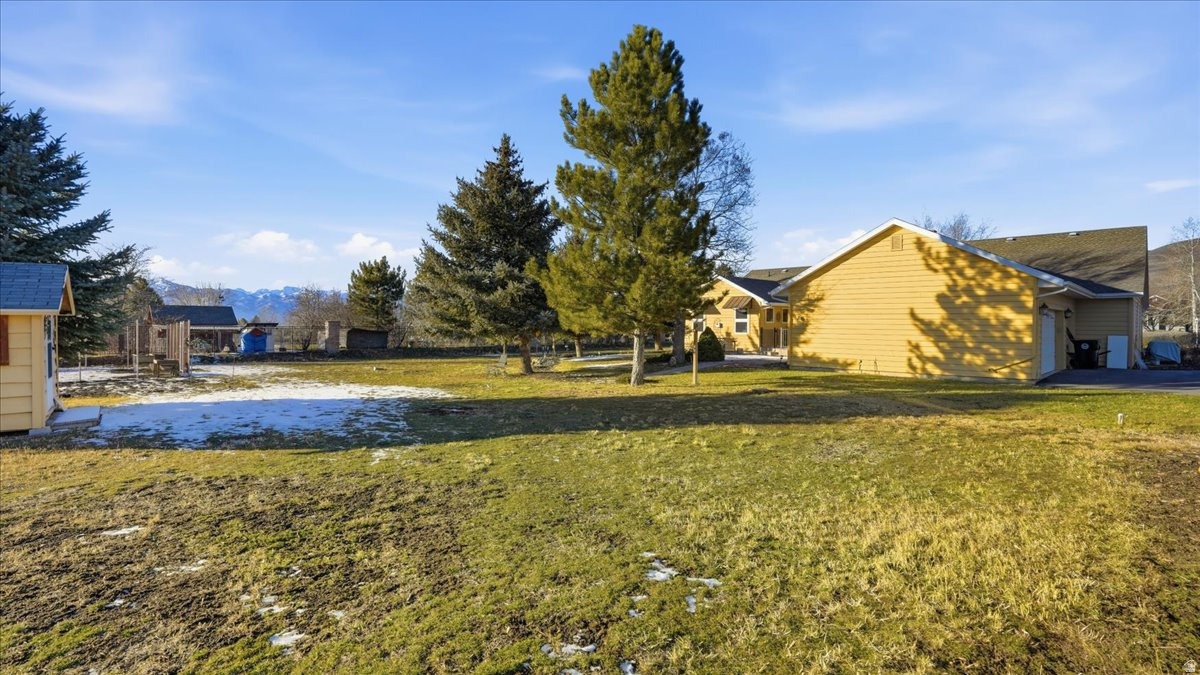 LAKE CREEK FARMS - Residential