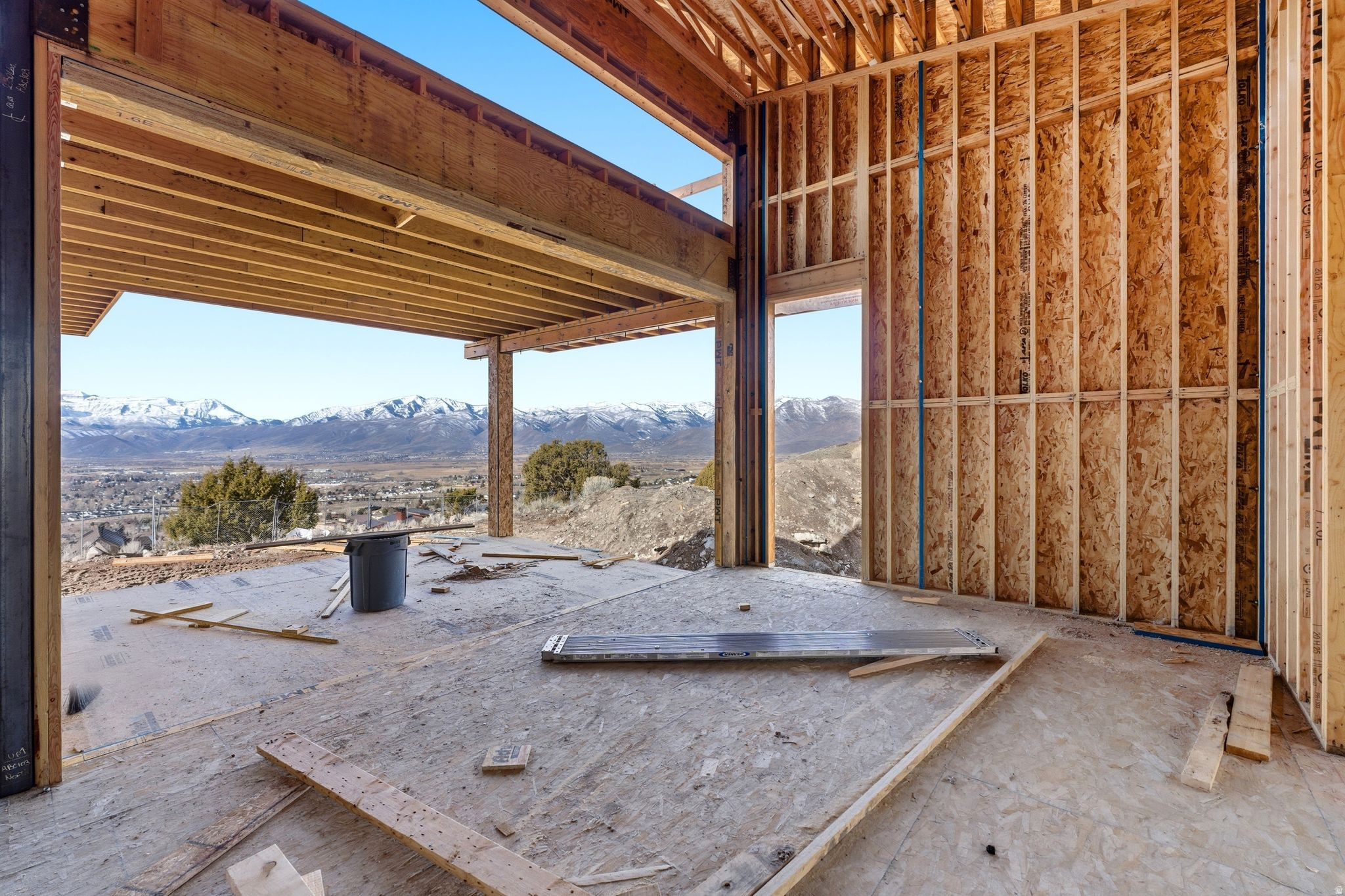 RED LEDGES - Residential
