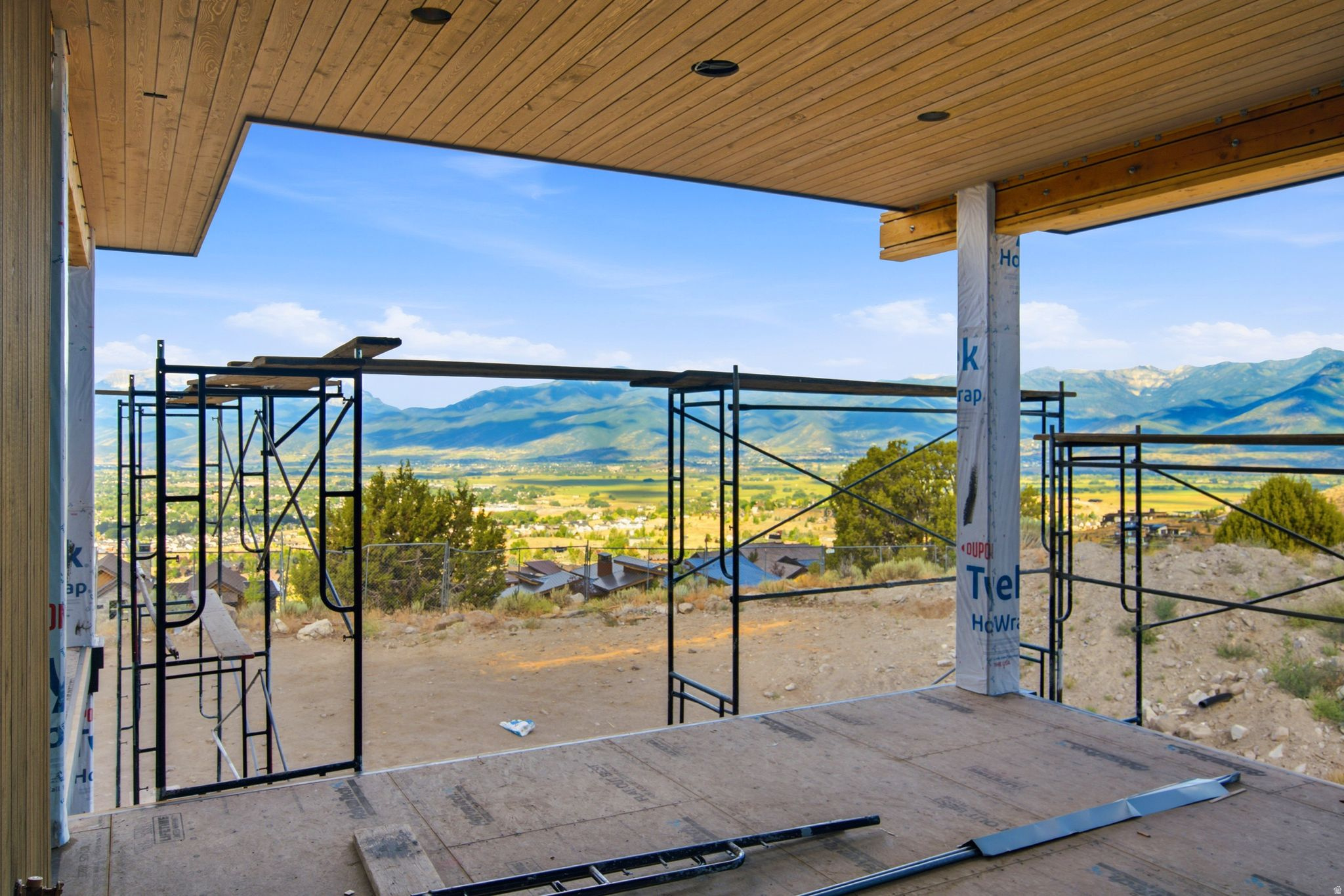RED LEDGES - Residential