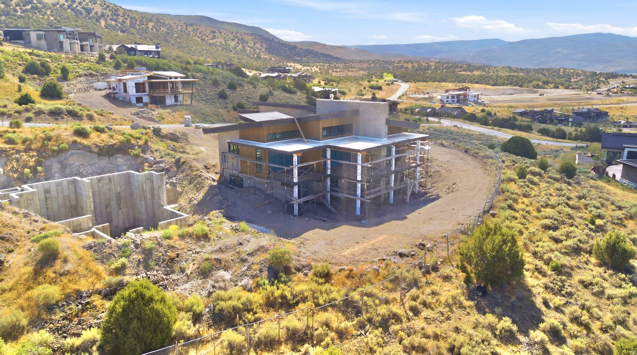 RED LEDGES - Residential