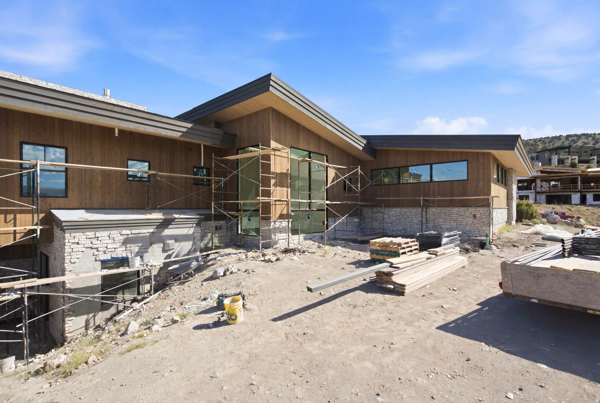 RED LEDGES - Residential