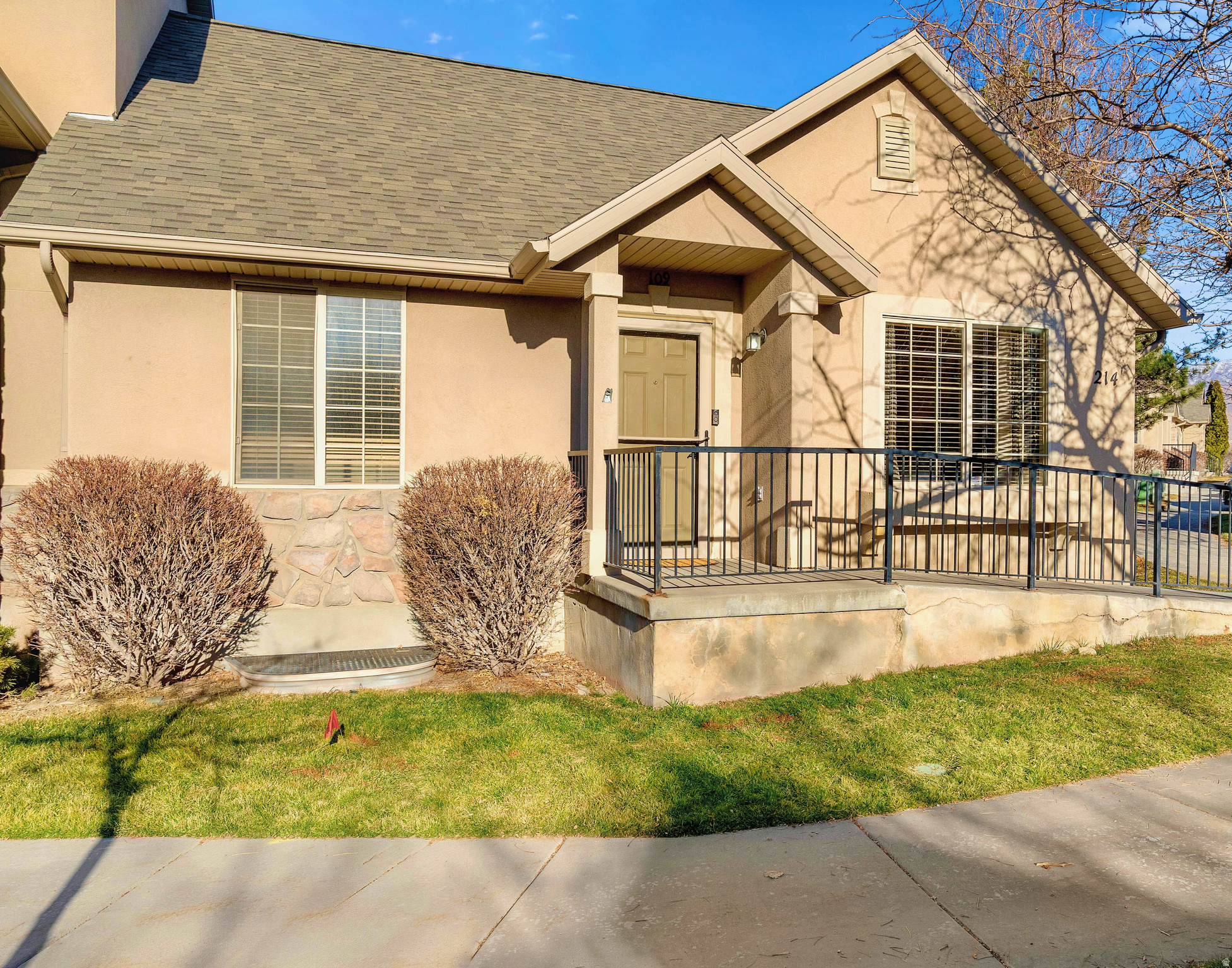 CRESCENT COURT CONDO - Residential