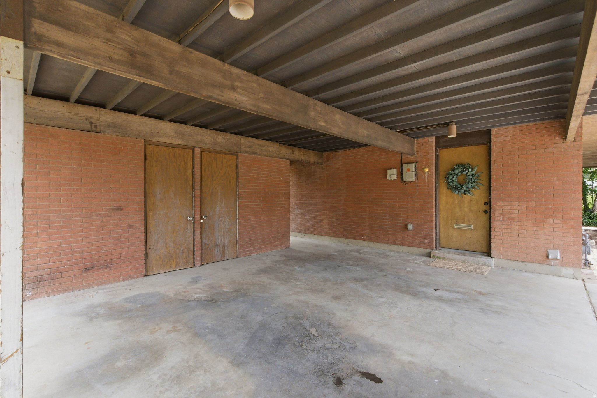 CEDAR CIRCLE - Residential