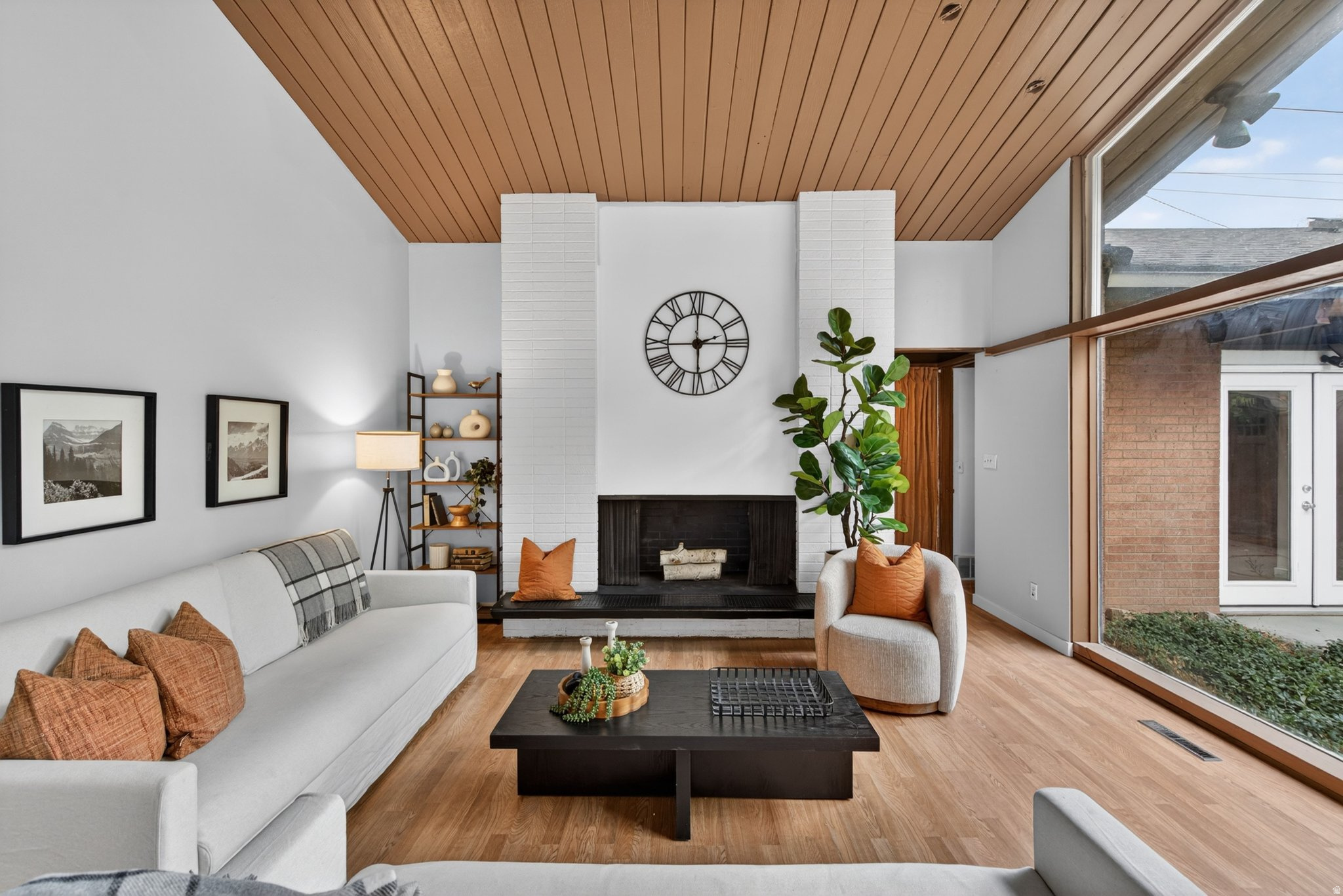 CEDAR CIRCLE - Residential
