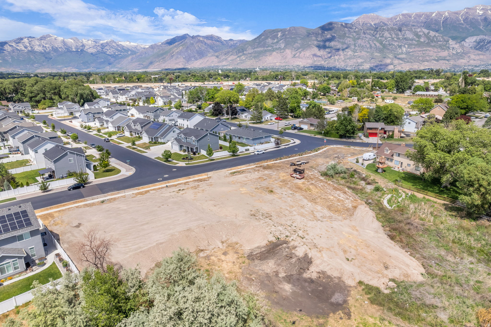STONERIDGE - Land