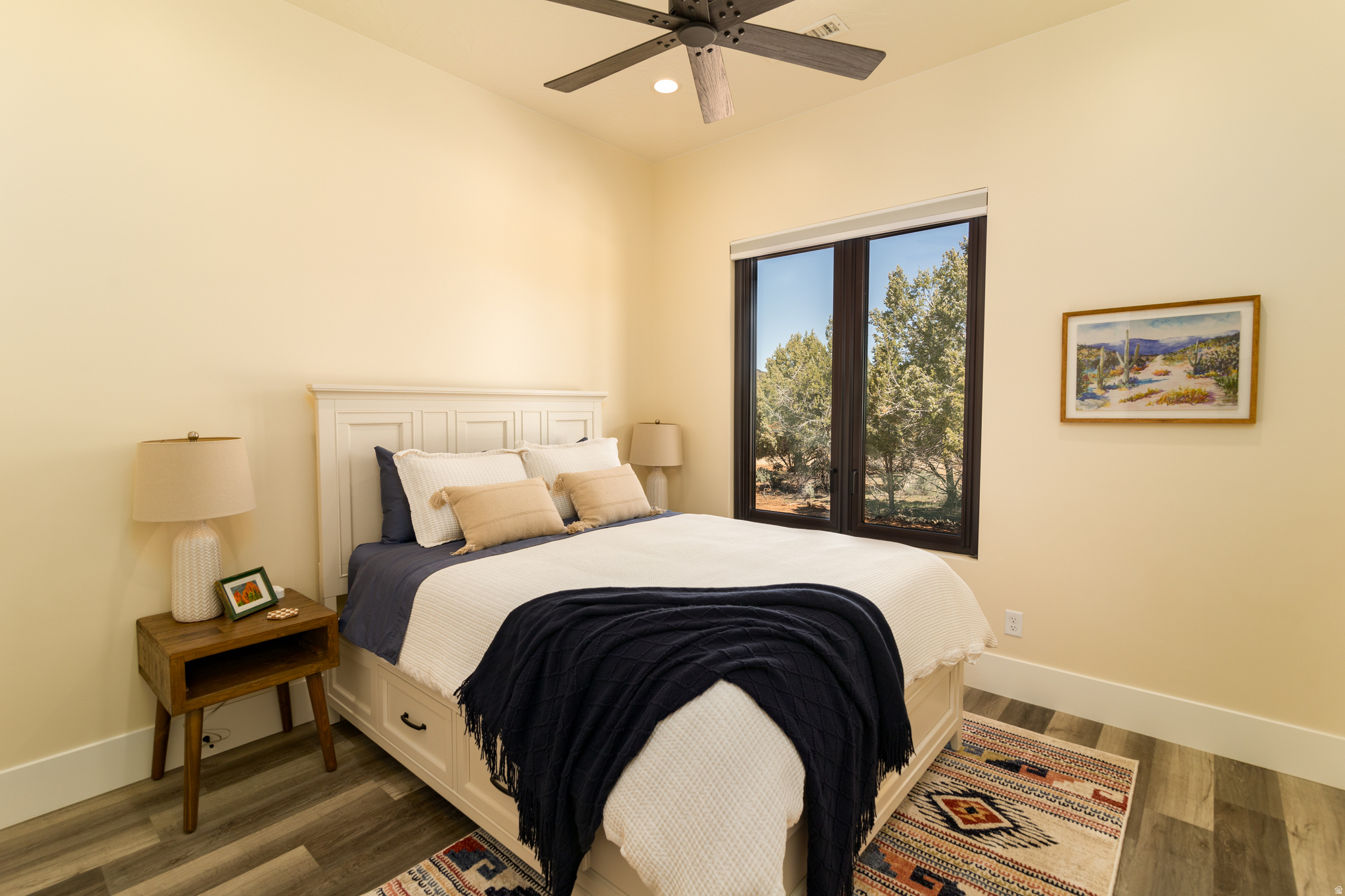 QUARTER CIRCLE H - Residential