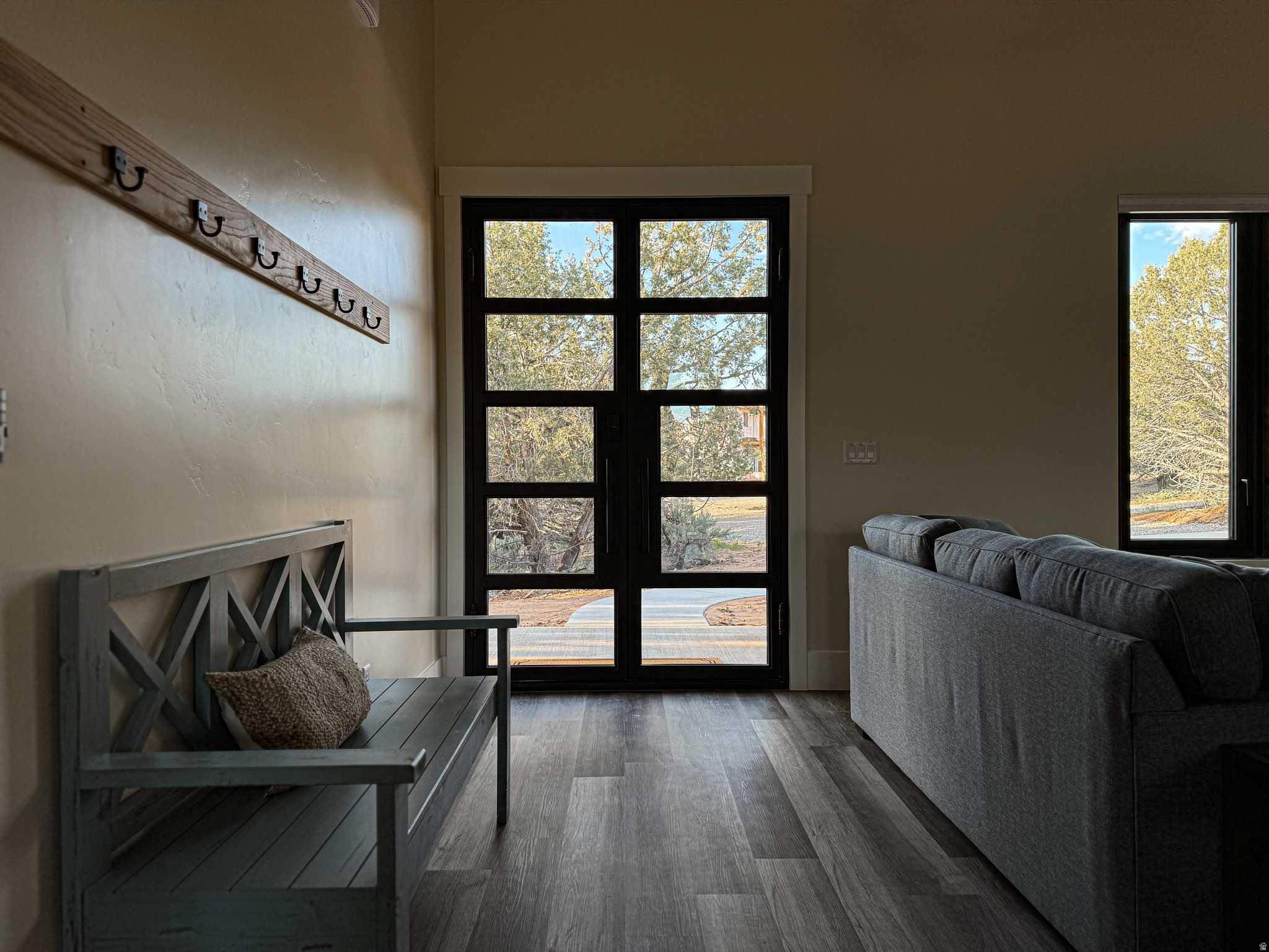 QUARTER CIRCLE H - Residential