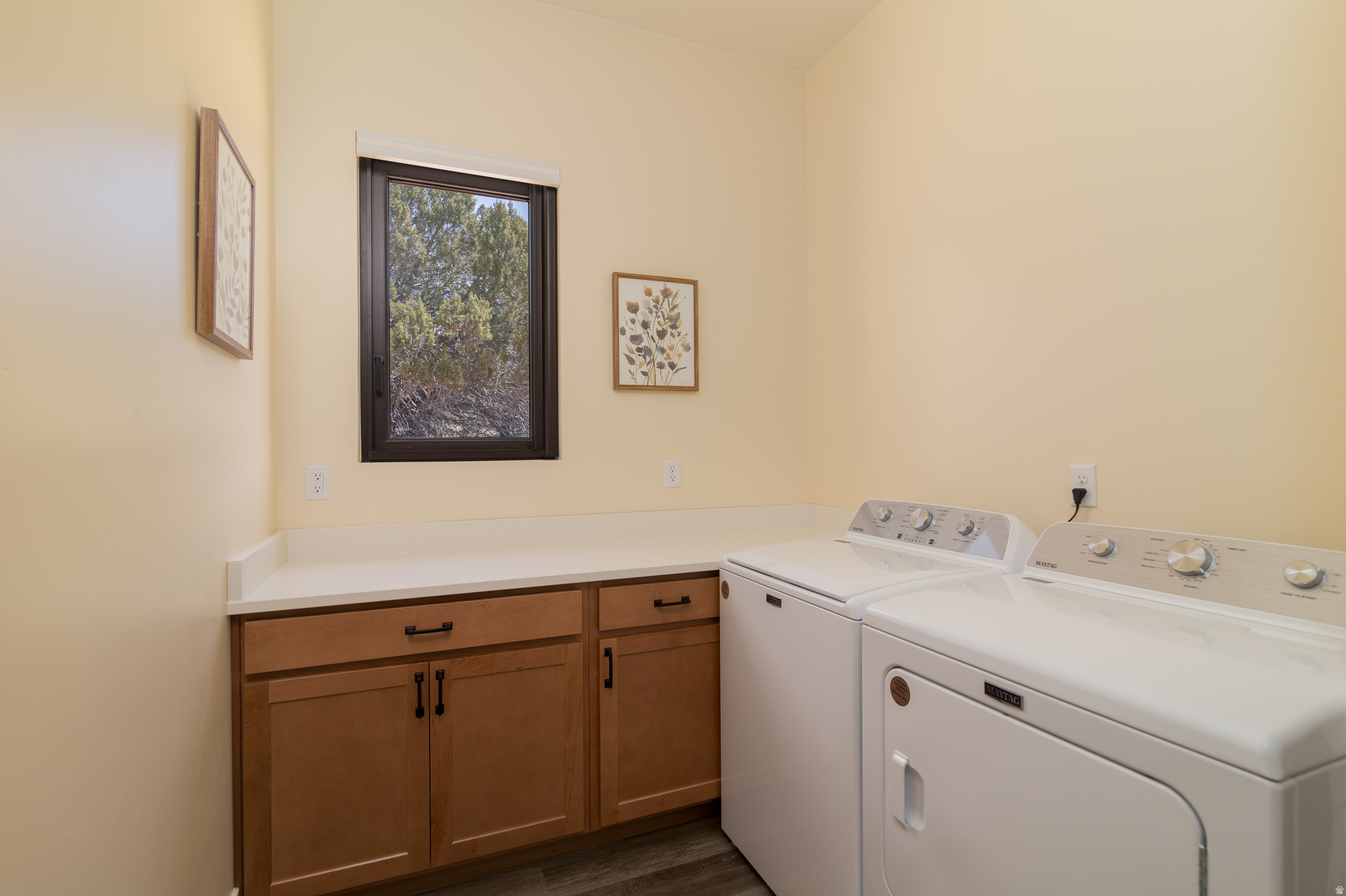 QUARTER CIRCLE H - Residential