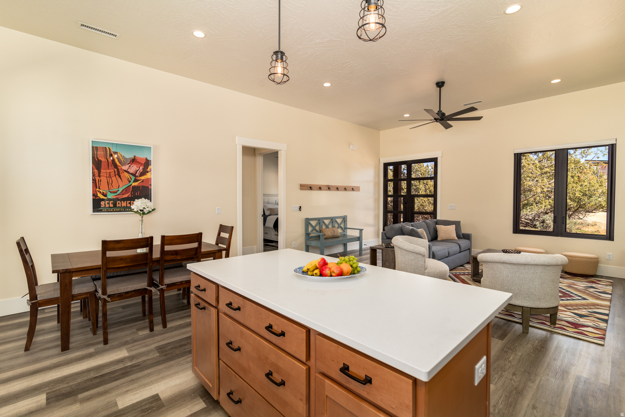 QUARTER CIRCLE H - Residential