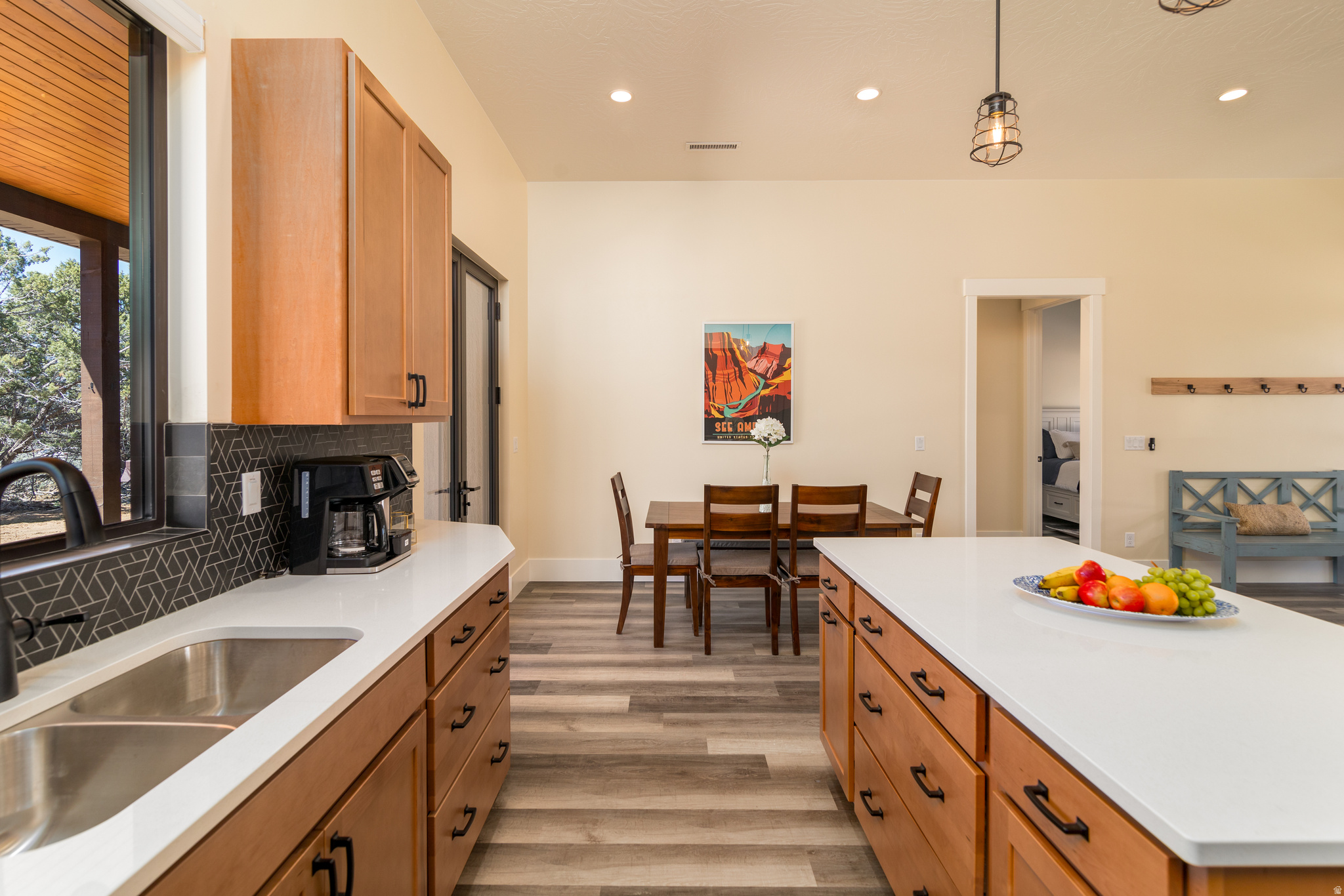 QUARTER CIRCLE H - Residential