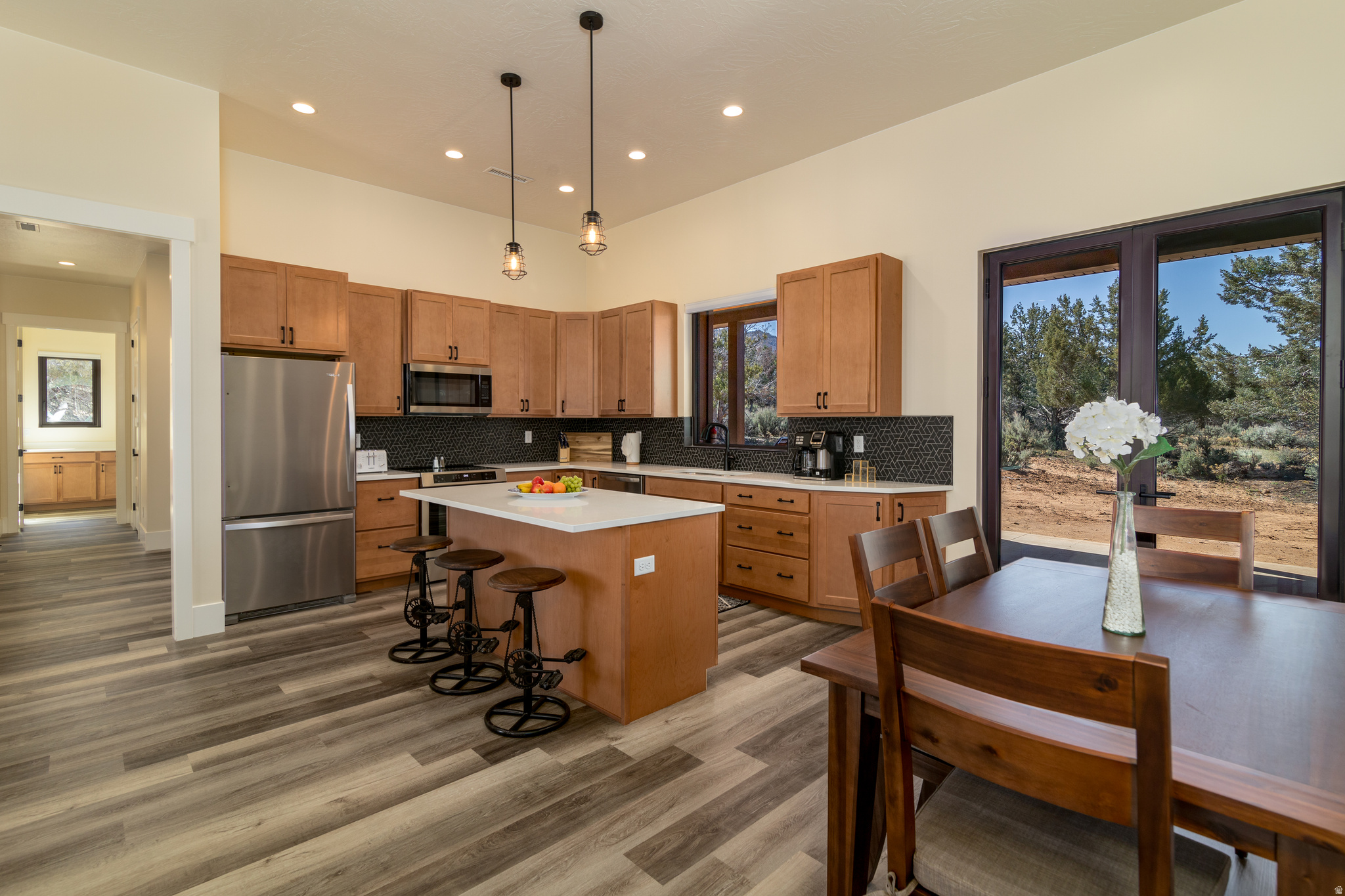 QUARTER CIRCLE H - Residential