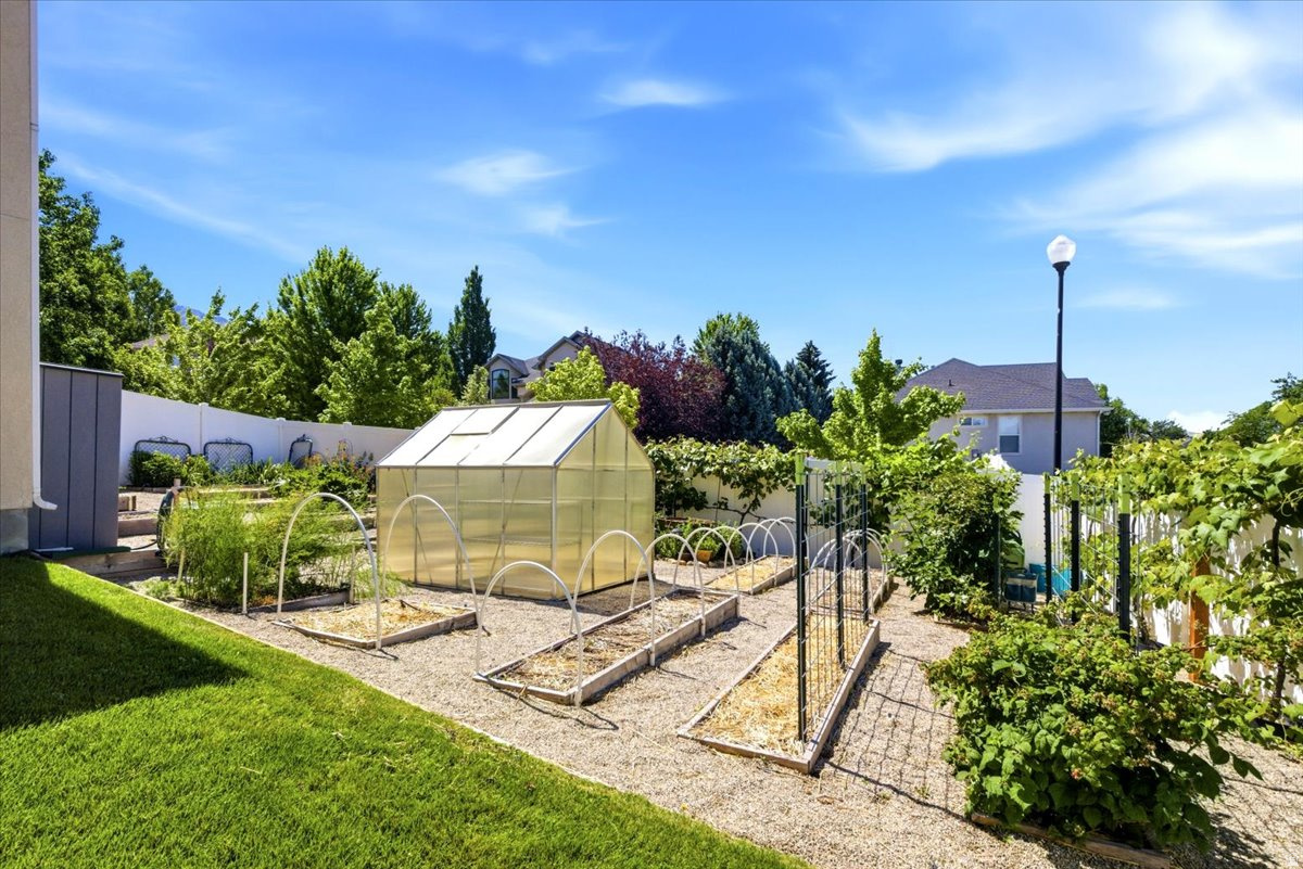 INDIAN HILLS - Residential