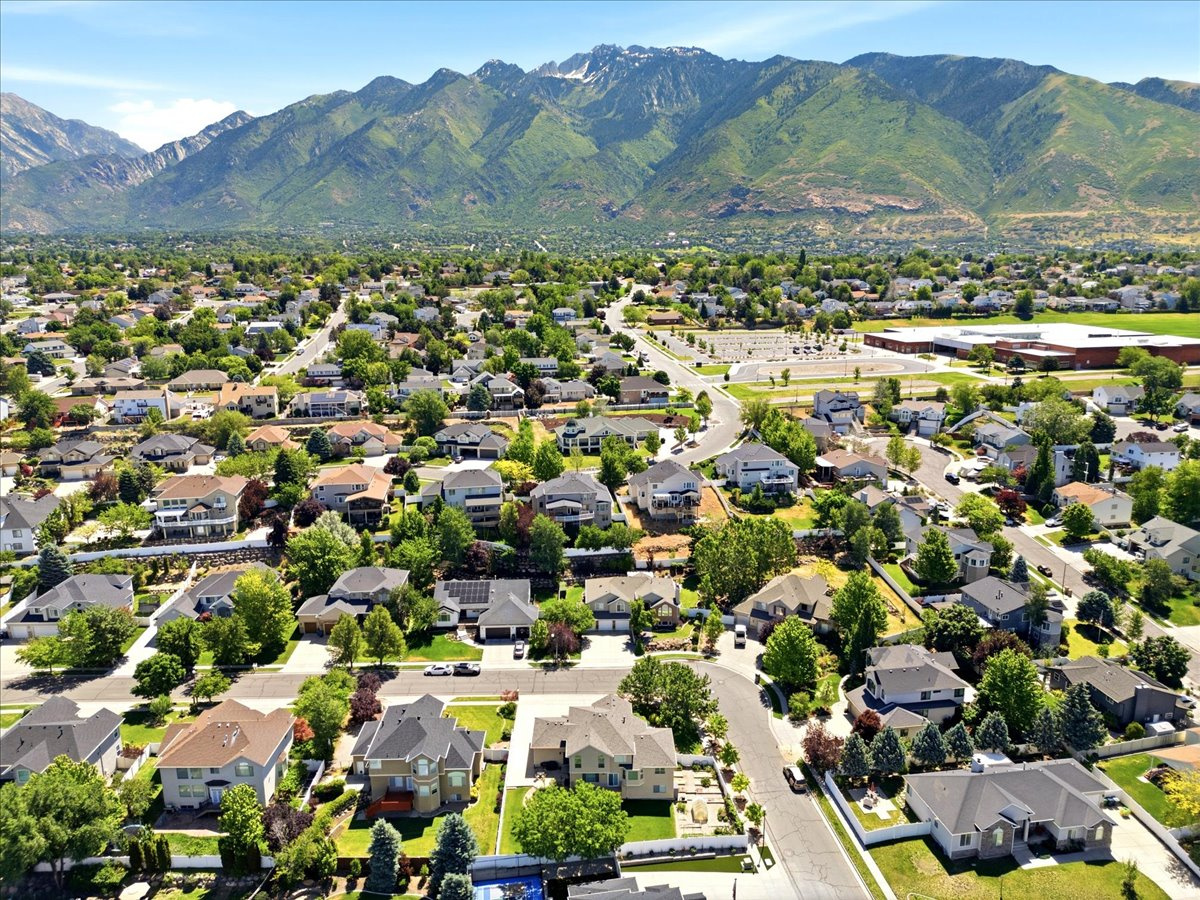 INDIAN HILLS - Residential