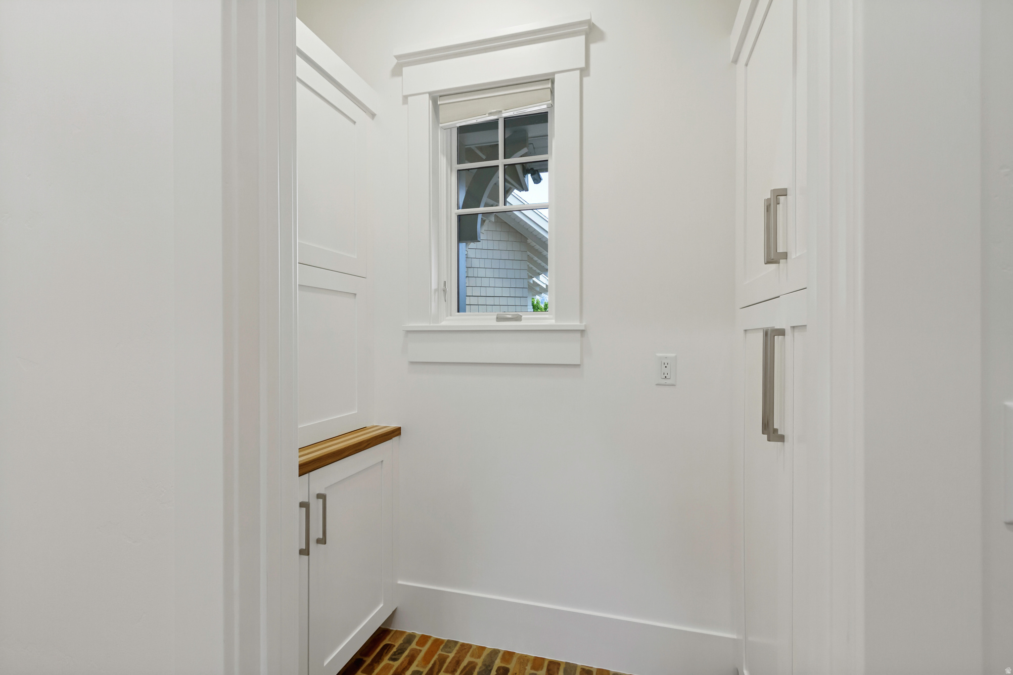 THE GABLES AT GRANDVIEW - Residential