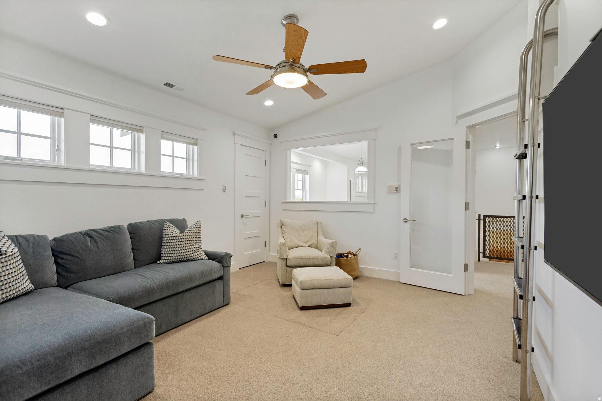 THE GABLES AT GRANDVIEW - Residential