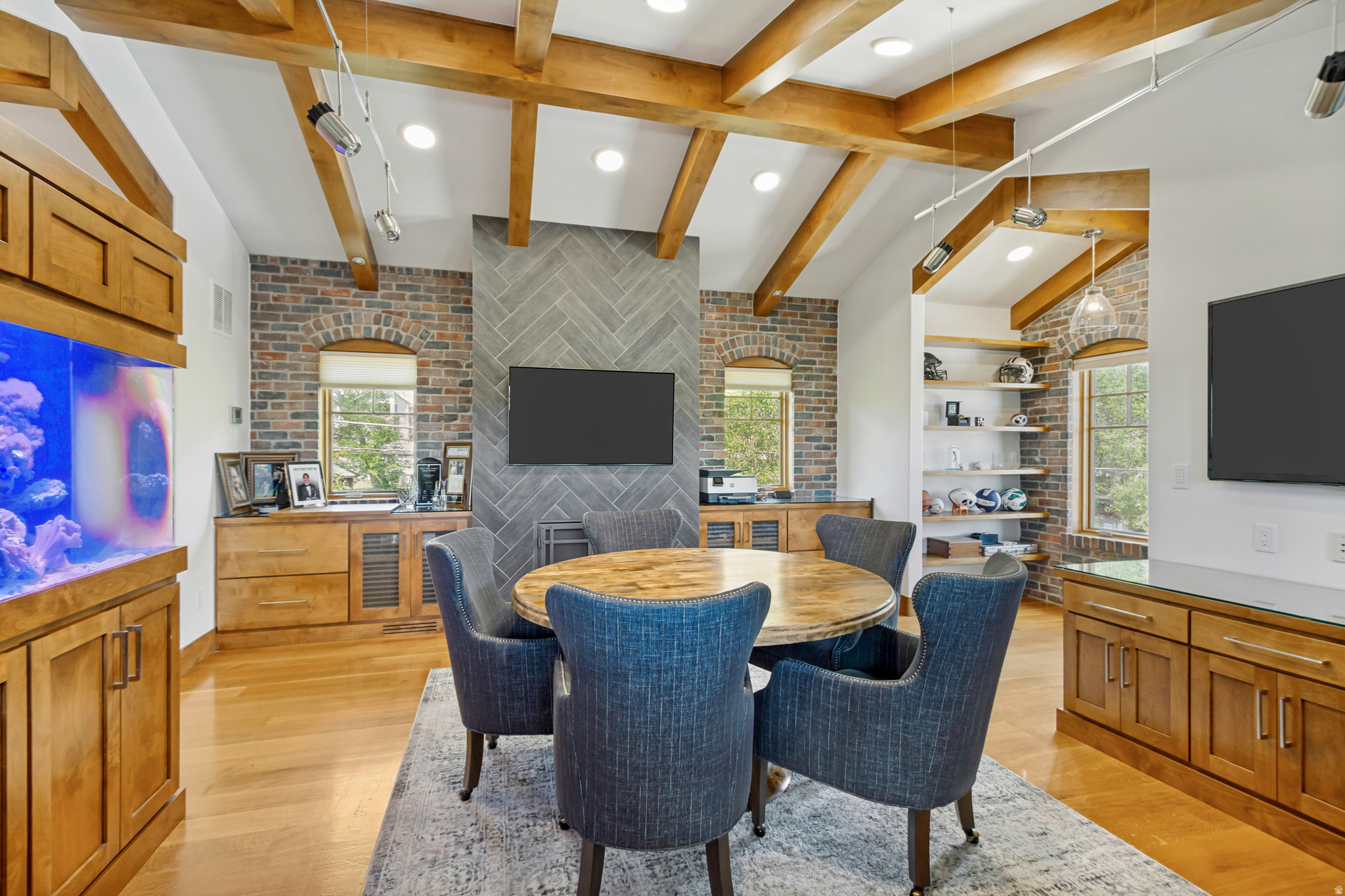 THE GABLES AT GRANDVIEW - Residential