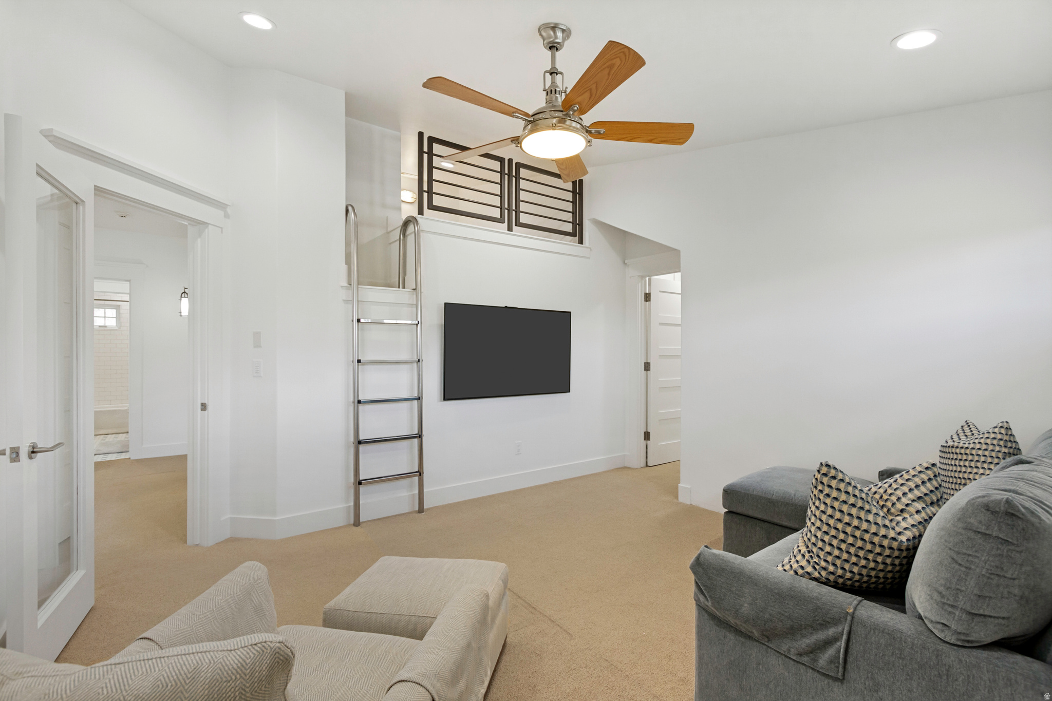 THE GABLES AT GRANDVIEW - Residential