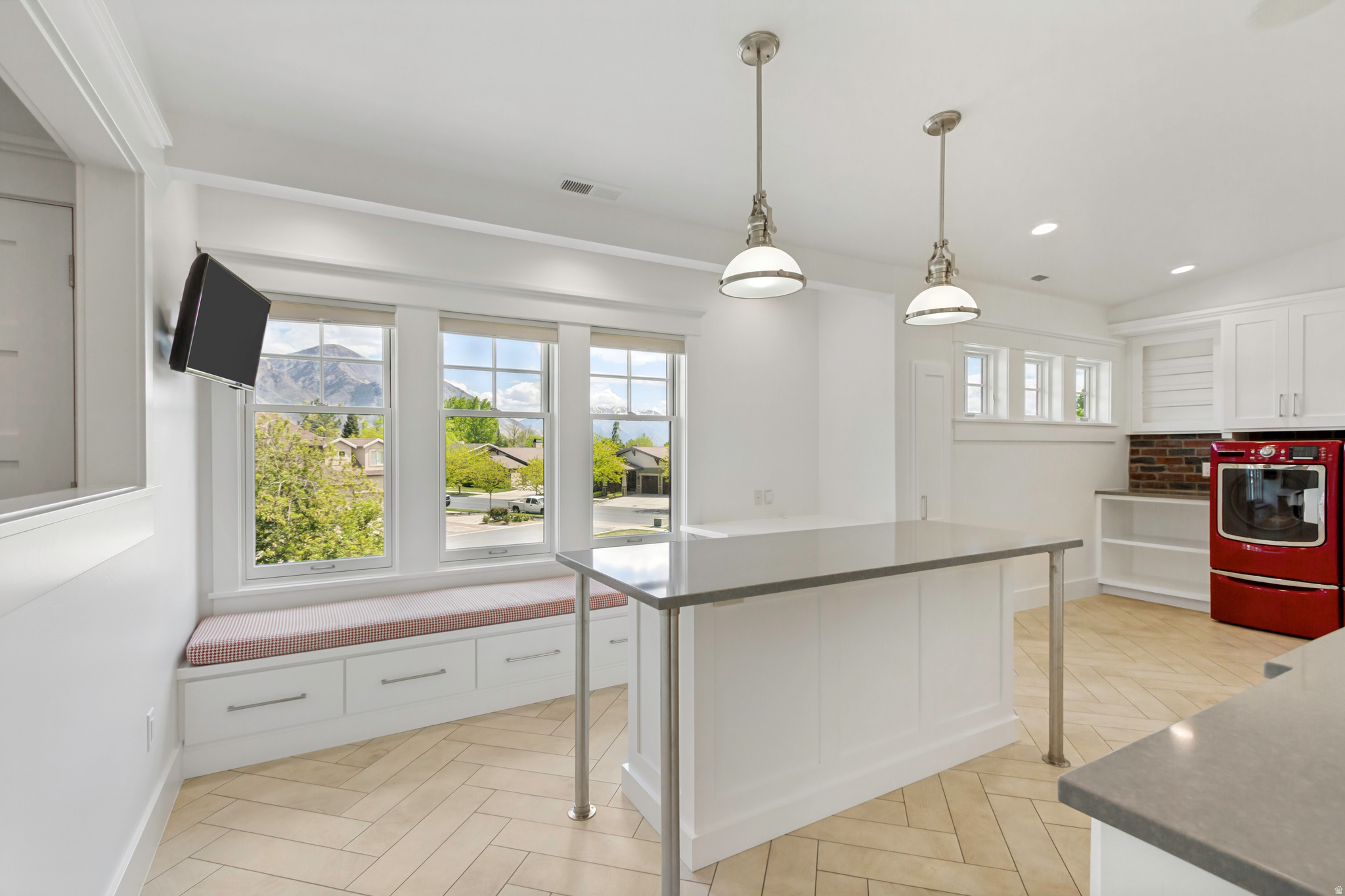 THE GABLES AT GRANDVIEW - Residential