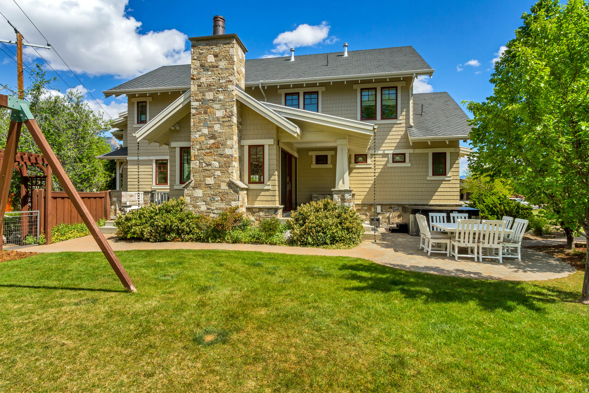 THE GABLES AT GRANDVIEW - Residential