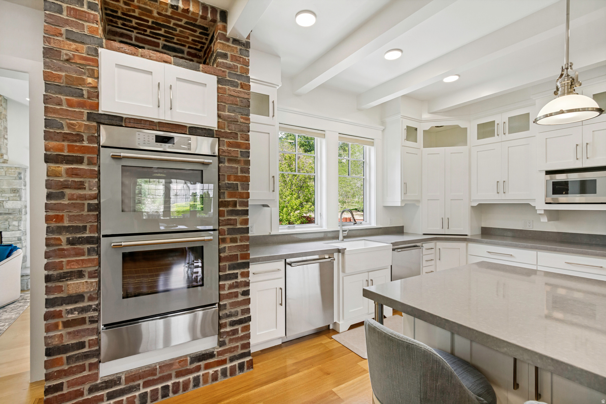 THE GABLES AT GRANDVIEW - Residential